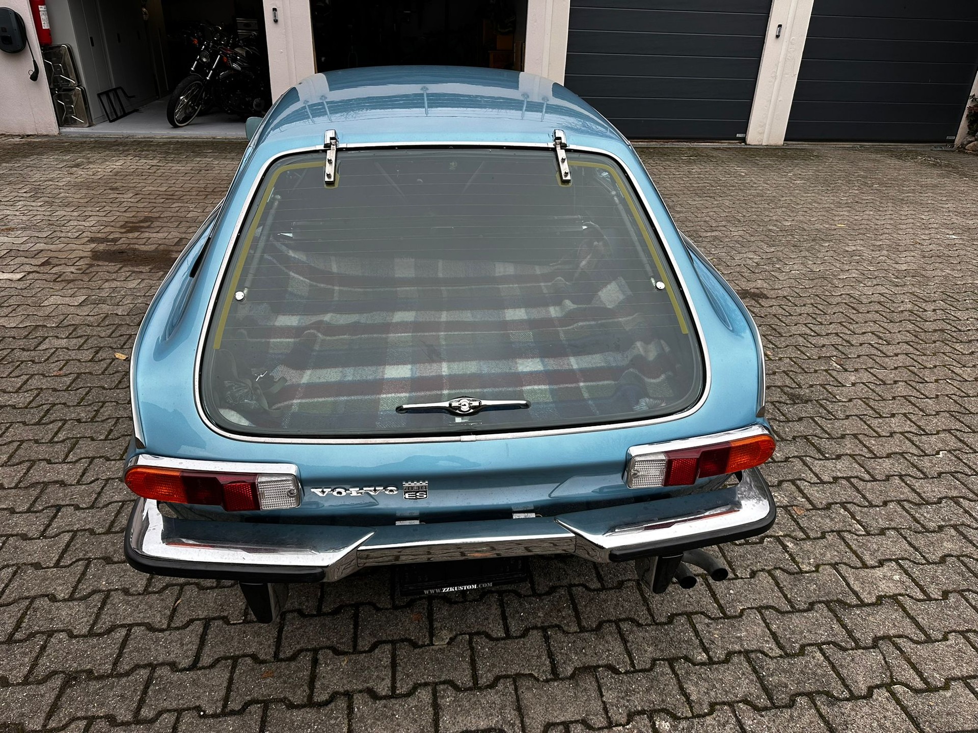 VOLVO P1800 ES-image-6
