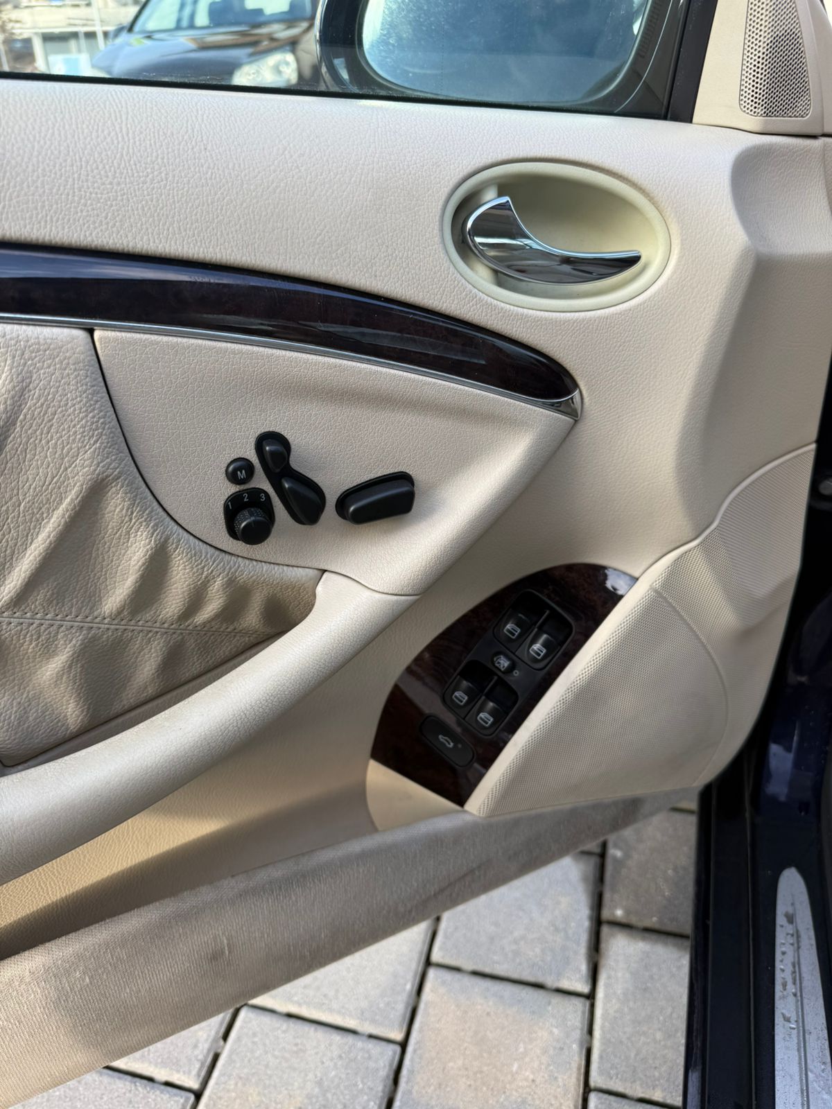 MERCEDES-BENZ CLK 350-image-8