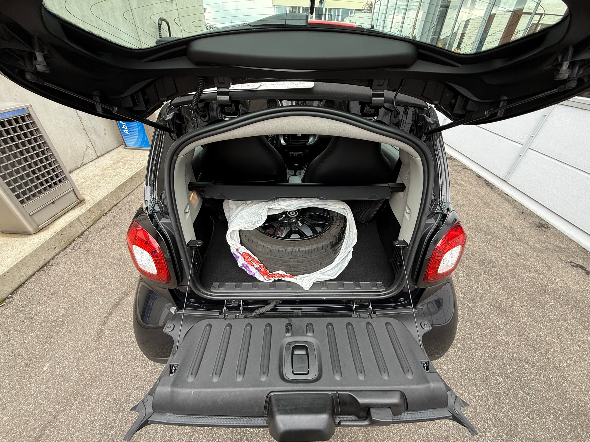 SMART fortwo prime twinmatic *CH Fahrzeug *Frisch ab MFK *Automat *Tempomat *Klimaautomatik *8 Fach bereift-image-4