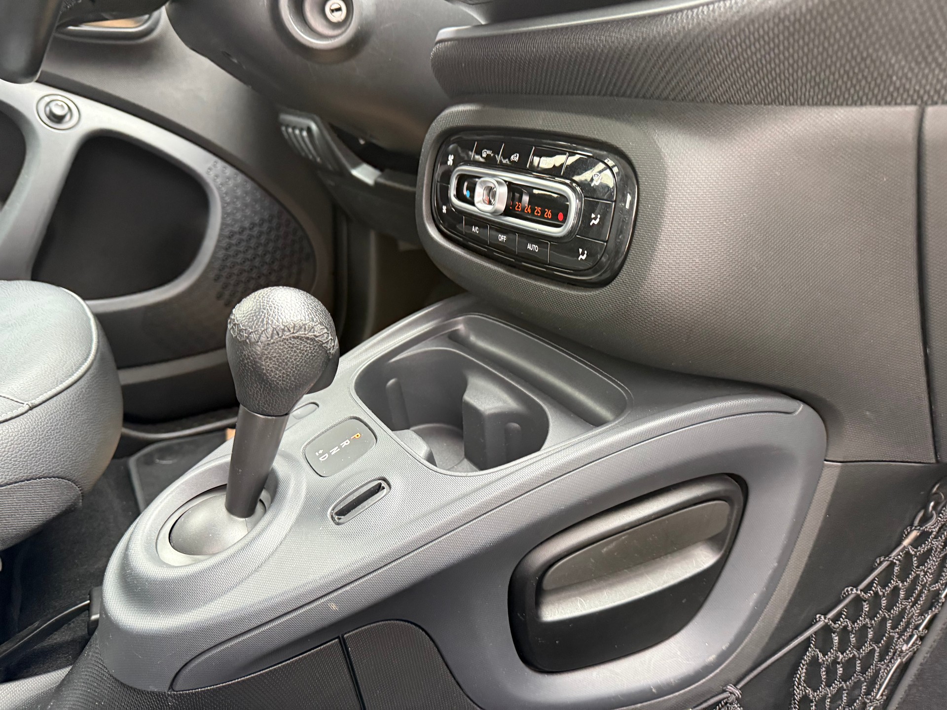 SMART fortwo prime twinmatic *CH Fahrzeug *Frisch ab MFK *Automat *Tempomat *Klimaautomatik *8 Fach bereift-image-15