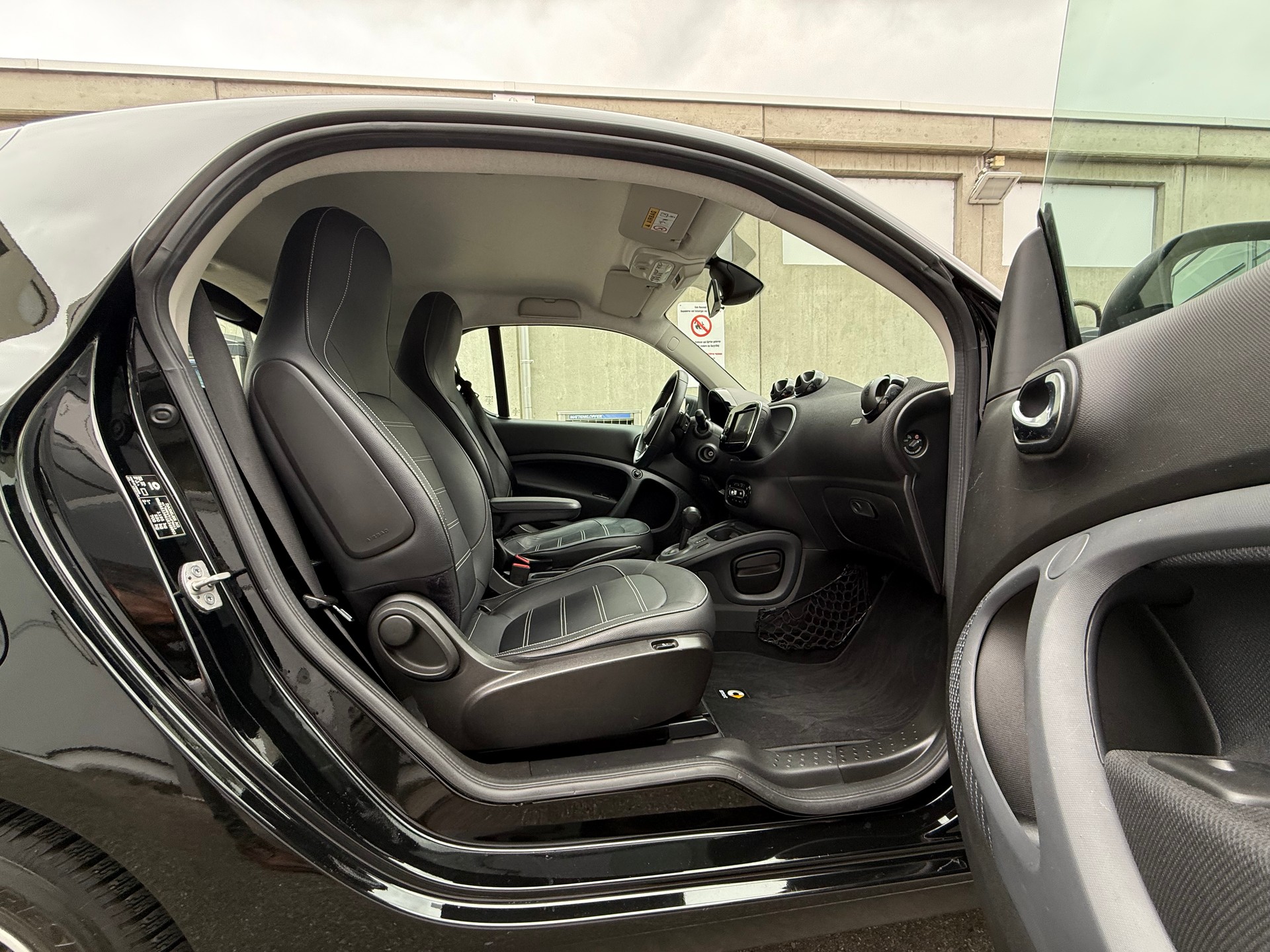 SMART fortwo prime twinmatic *CH Fahrzeug *Frisch ab MFK *Automat *Tempomat *Klimaautomatik *8 Fach bereift-image-13