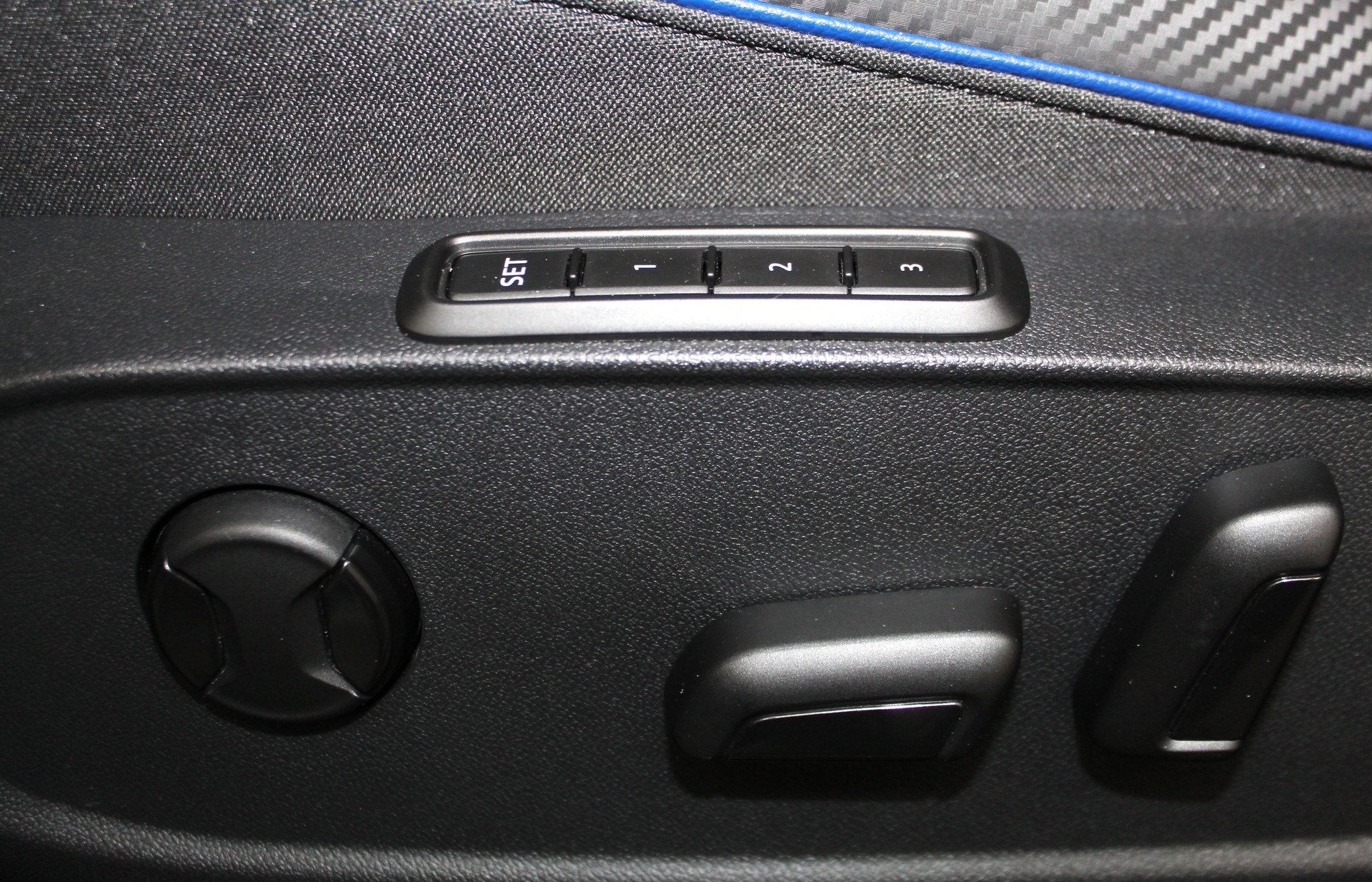 VW Golf 2.0 TSI R 20 Years DSG 4Motion Performance Paket APR 385PS Akrapovic / CH-Fahrzeug-image-18