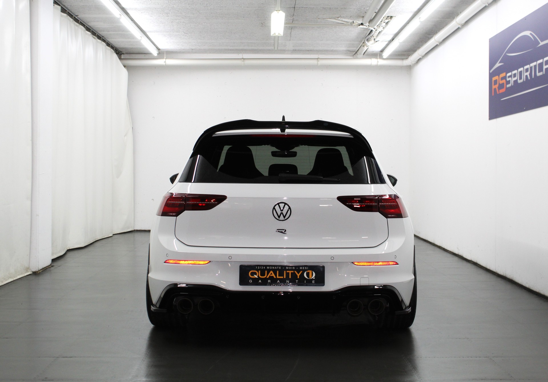 VW Golf 2.0 TSI R 20 Years DSG 4Motion Performance Paket APR 385PS Akrapovic / CH-Fahrzeug-image-5