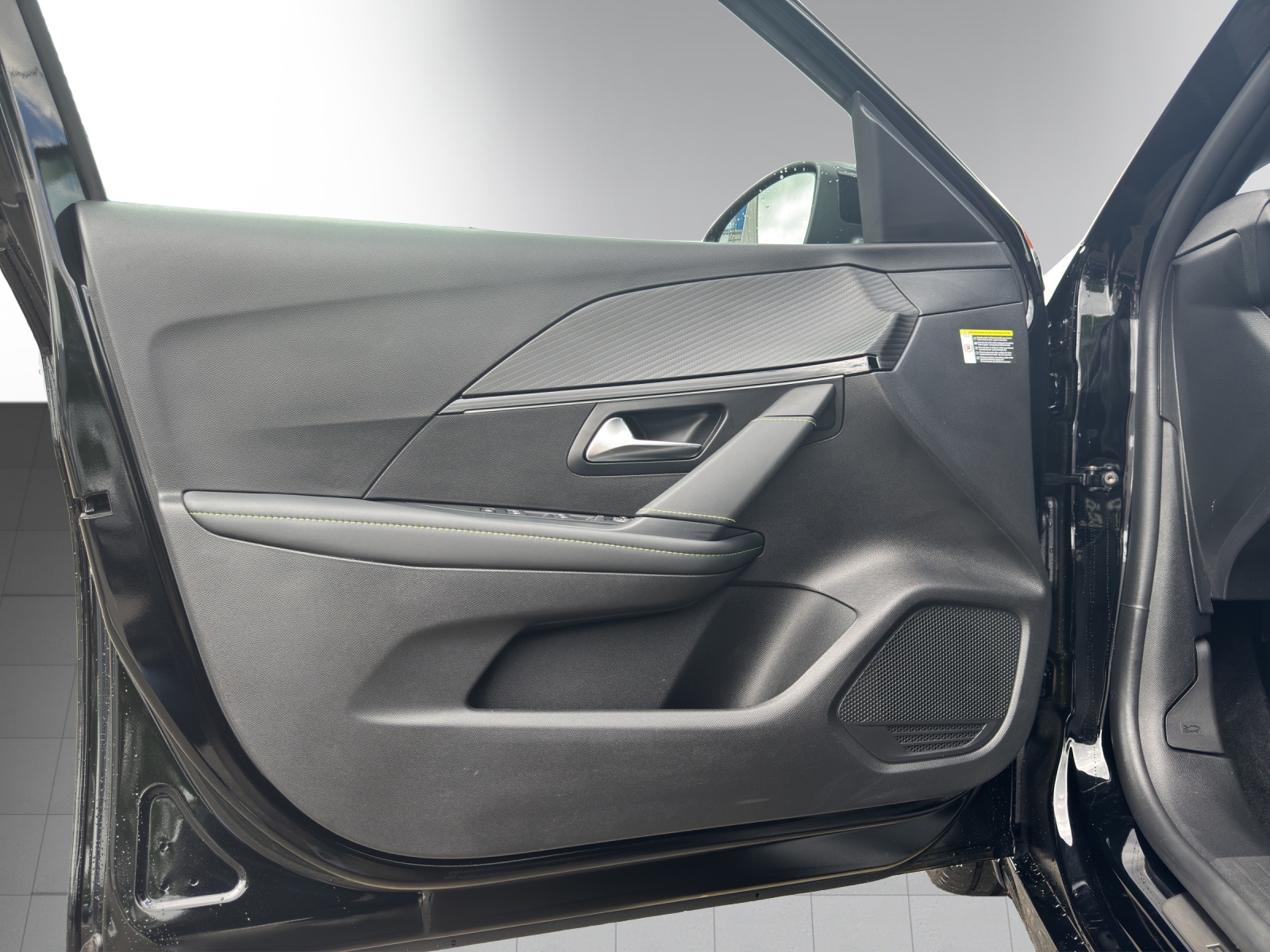 PEUGEOT 208 1.2 PureTech GT-image-8