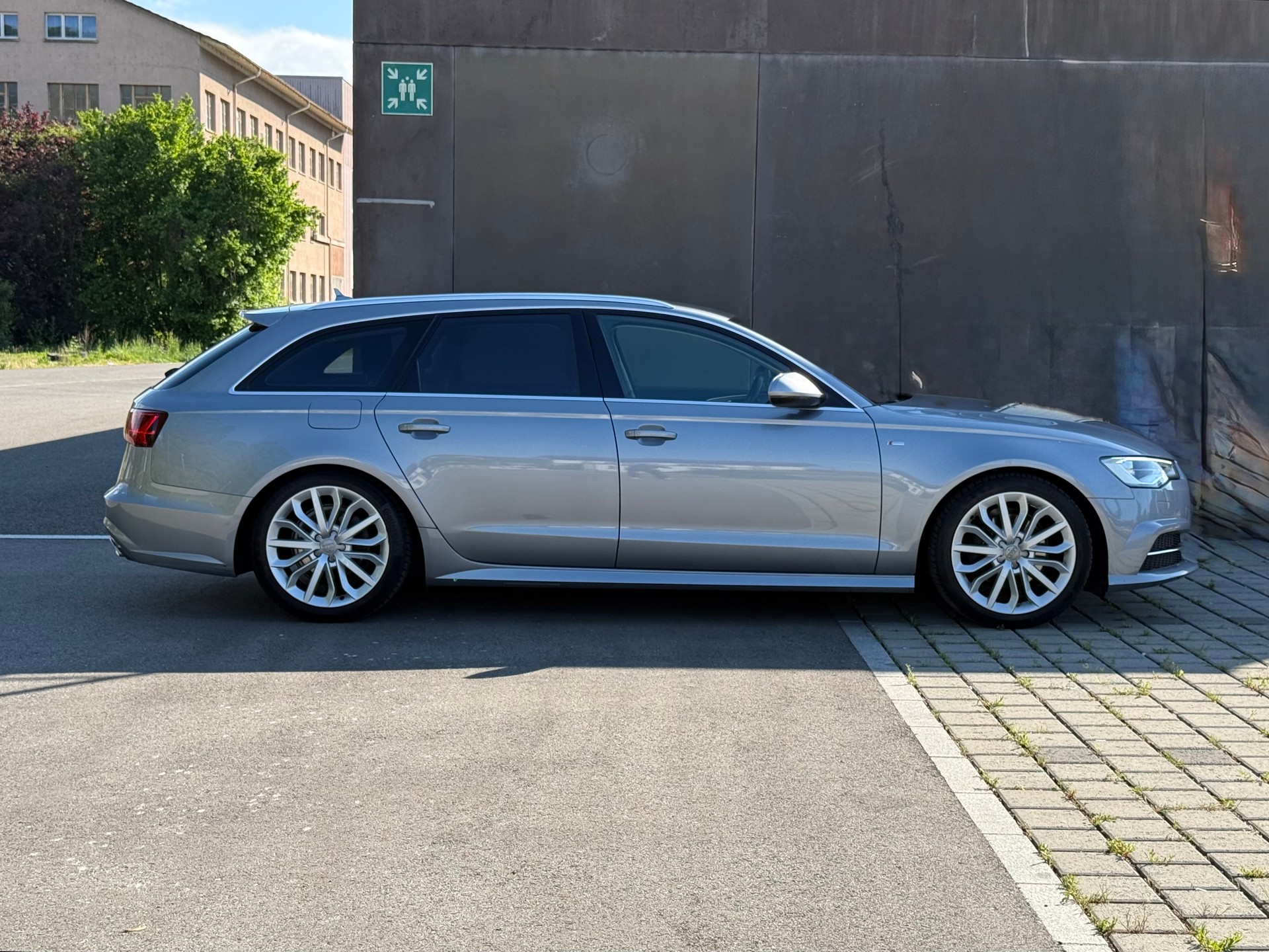 AUDI A6 Avant 2.0 TDI S line Exterieur-showroom-element-2