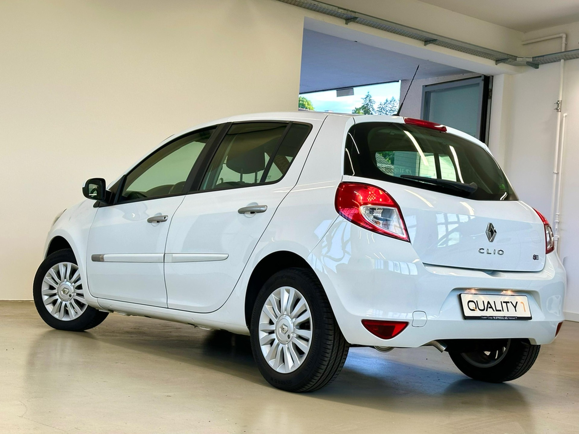 RENAULT Clio 1.2 16V Turbo Dynamique-image-8
