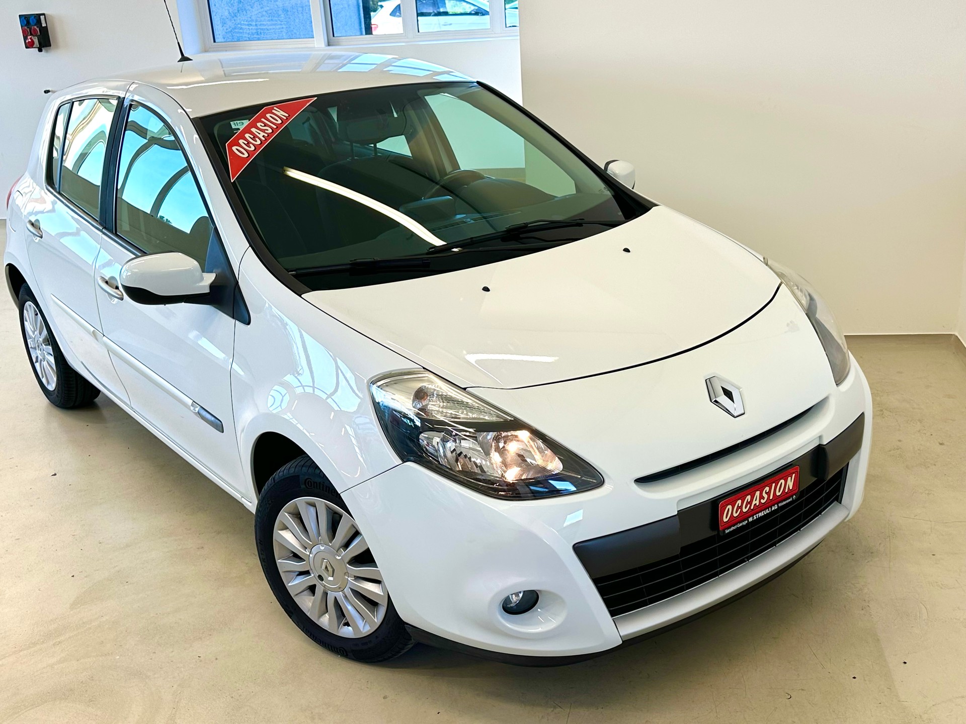 RENAULT Clio 1.2 16V Turbo Dynamique-showroom-element-2