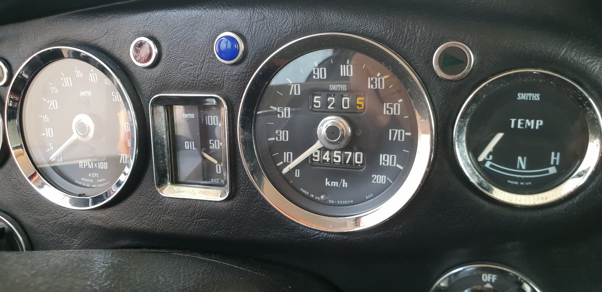 MG GT-image-7
