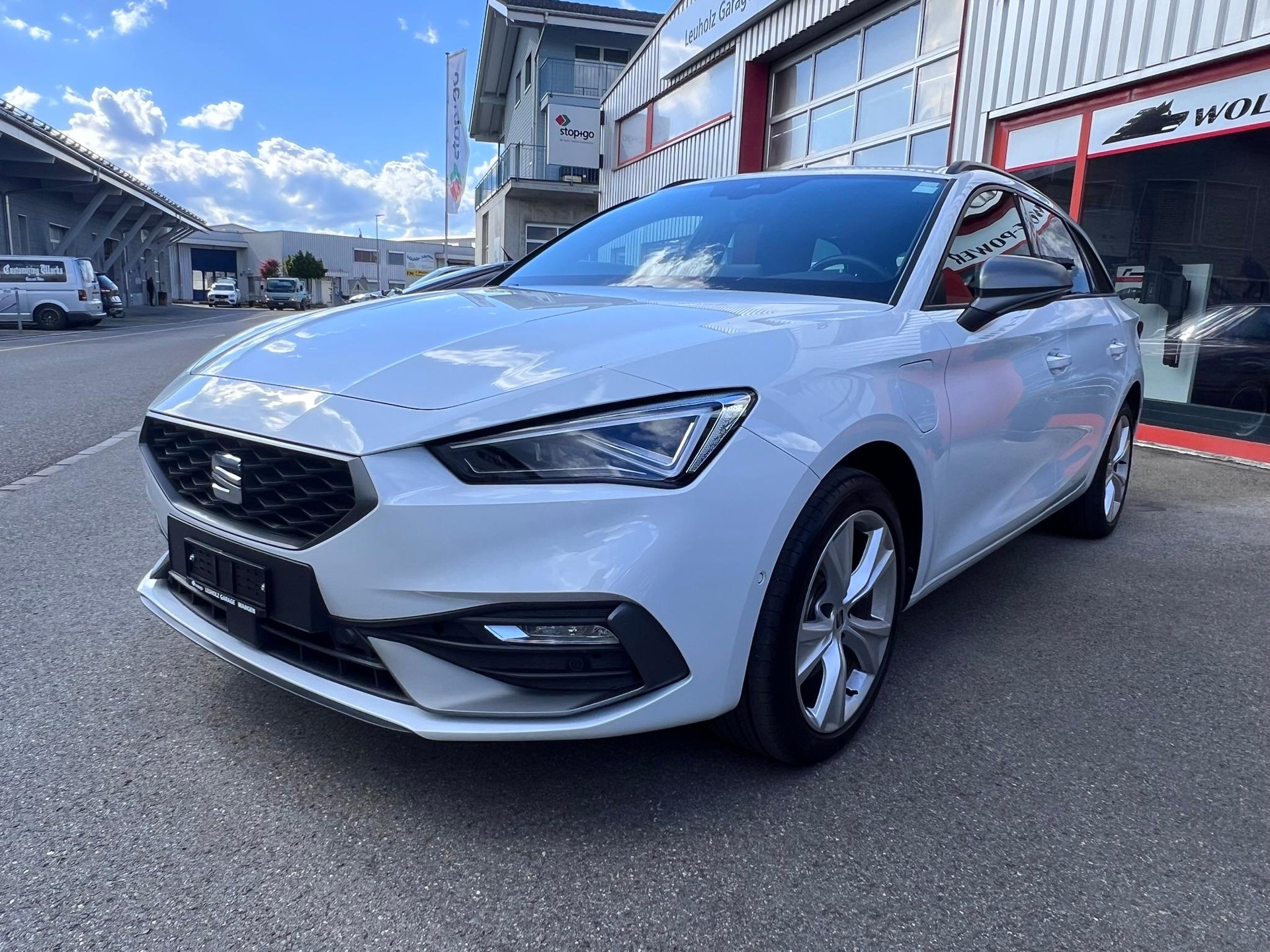 SEAT Leon ST 1.5 eHybrid FR DSG-image-5