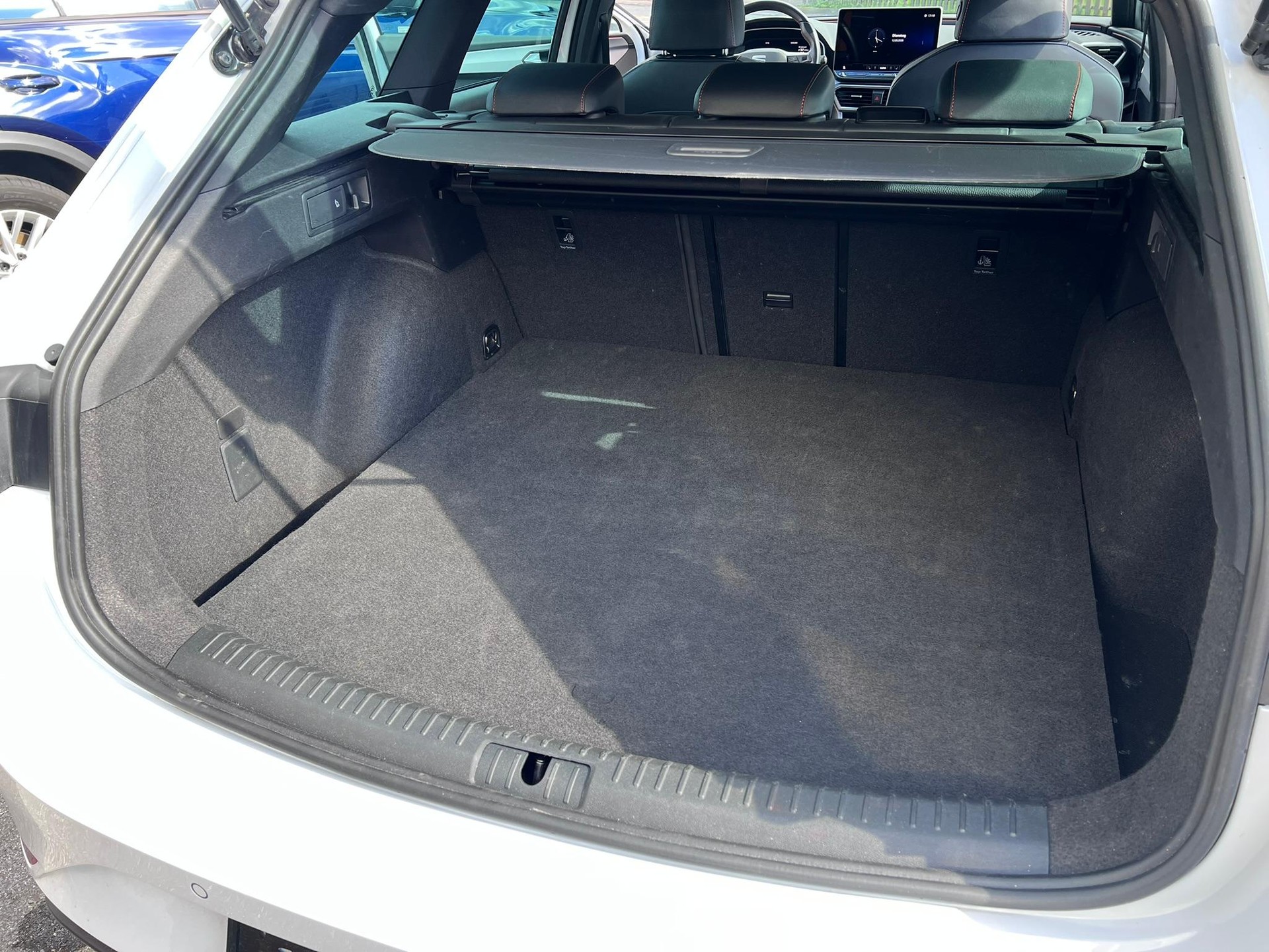 SEAT Leon ST 1.5 eHybrid FR DSG-image-9