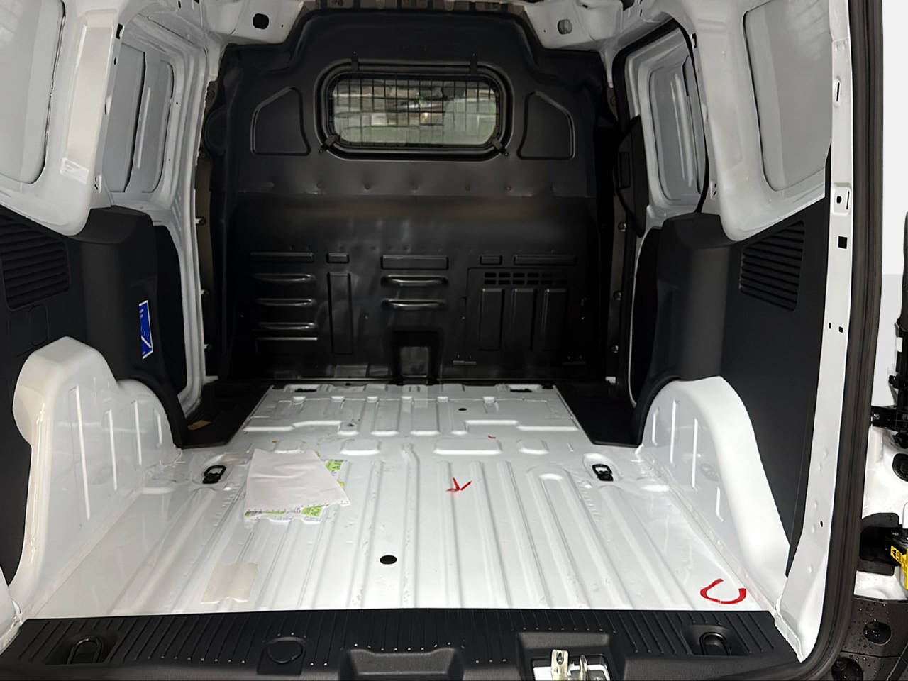FORD Transit Courier Van 1.0 EcoBoost Trend-image-13