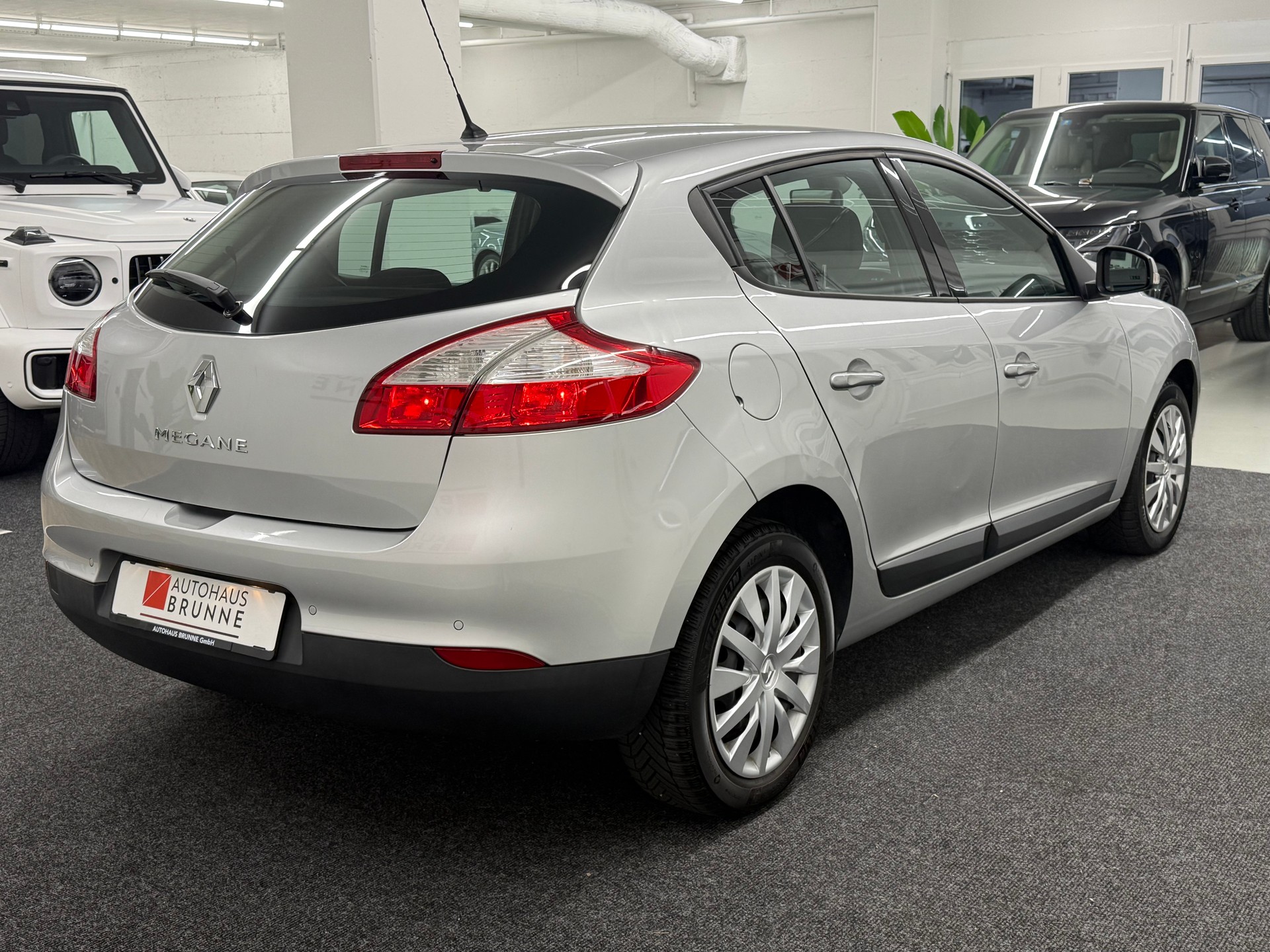 RENAULT Mégane 2.0 16V Dynamique CVT-image-4