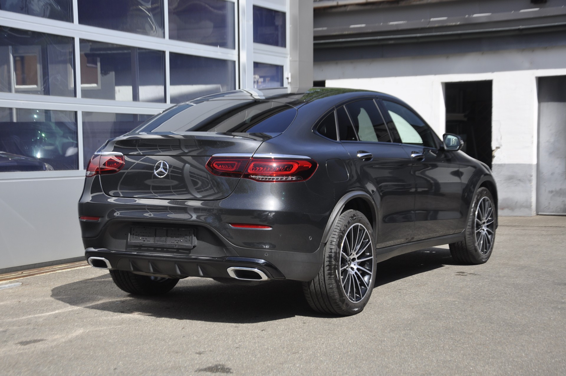 MERCEDES-BENZ GLC Coupé 200 d AMG Line 4Matic 9G-Tronic-image-2