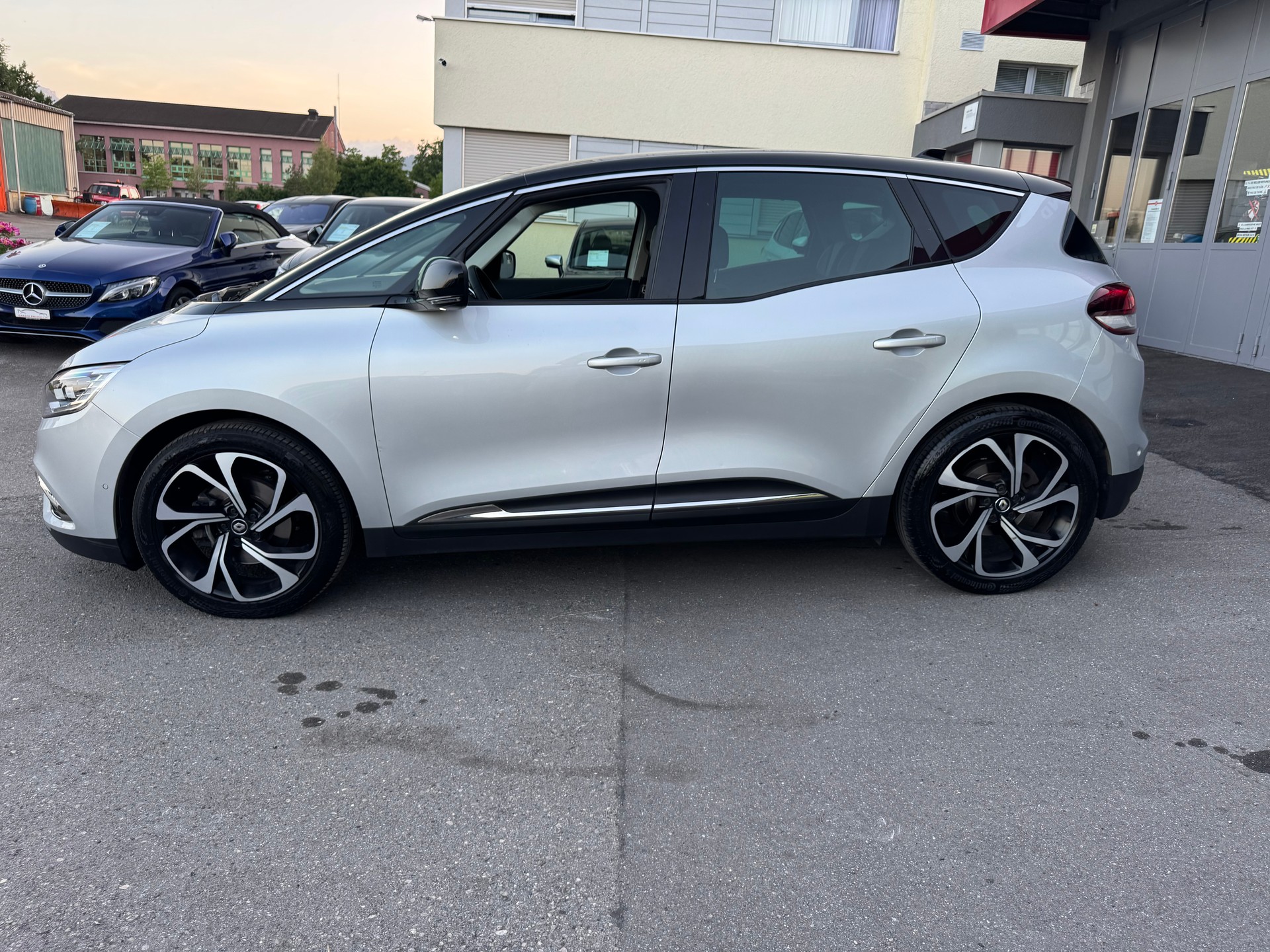 RENAULT Scénic 1.3 16V Turbo Techno EDC-image-7