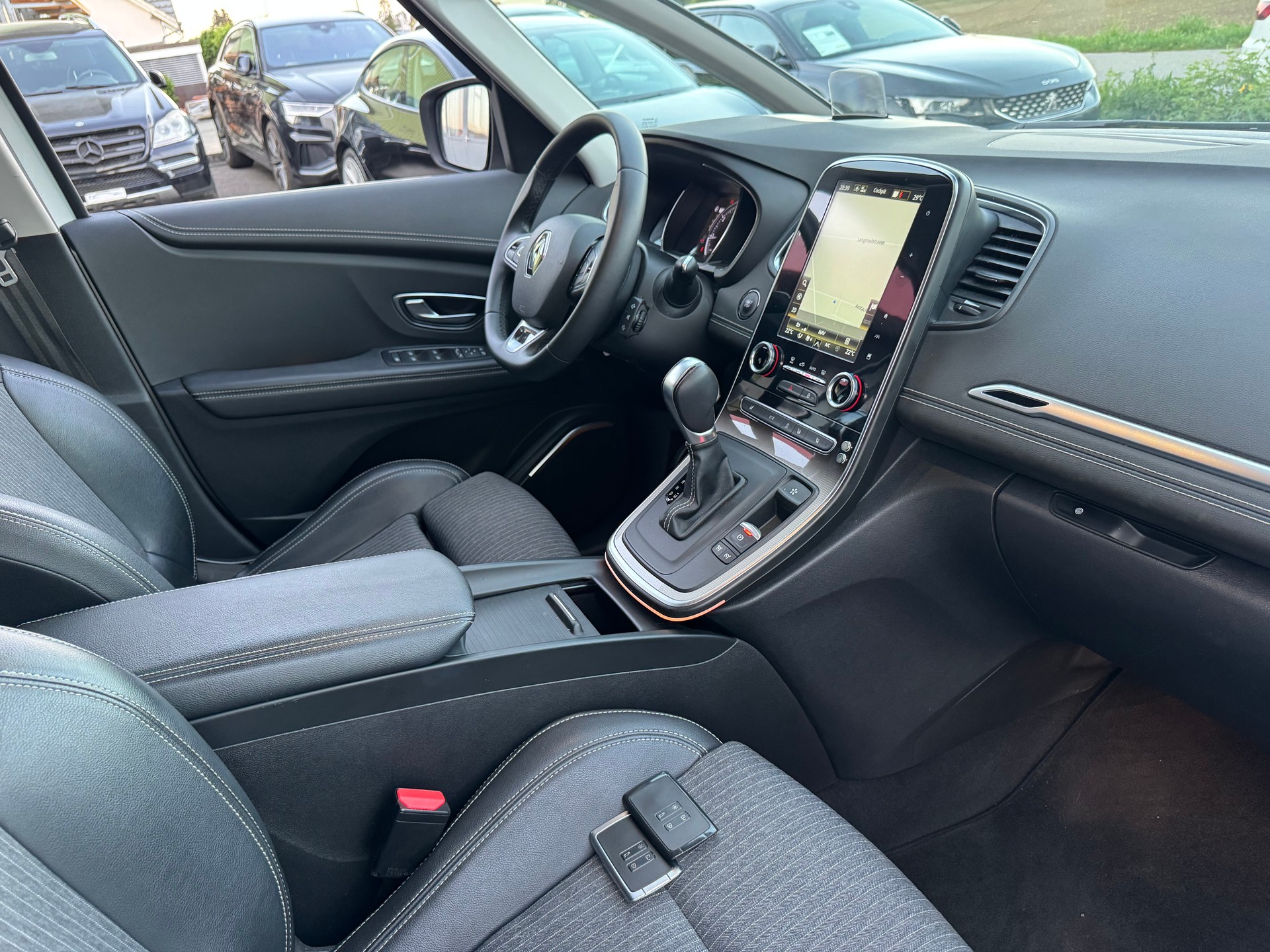 RENAULT Scénic 1.3 16V Turbo Techno EDC-image-12