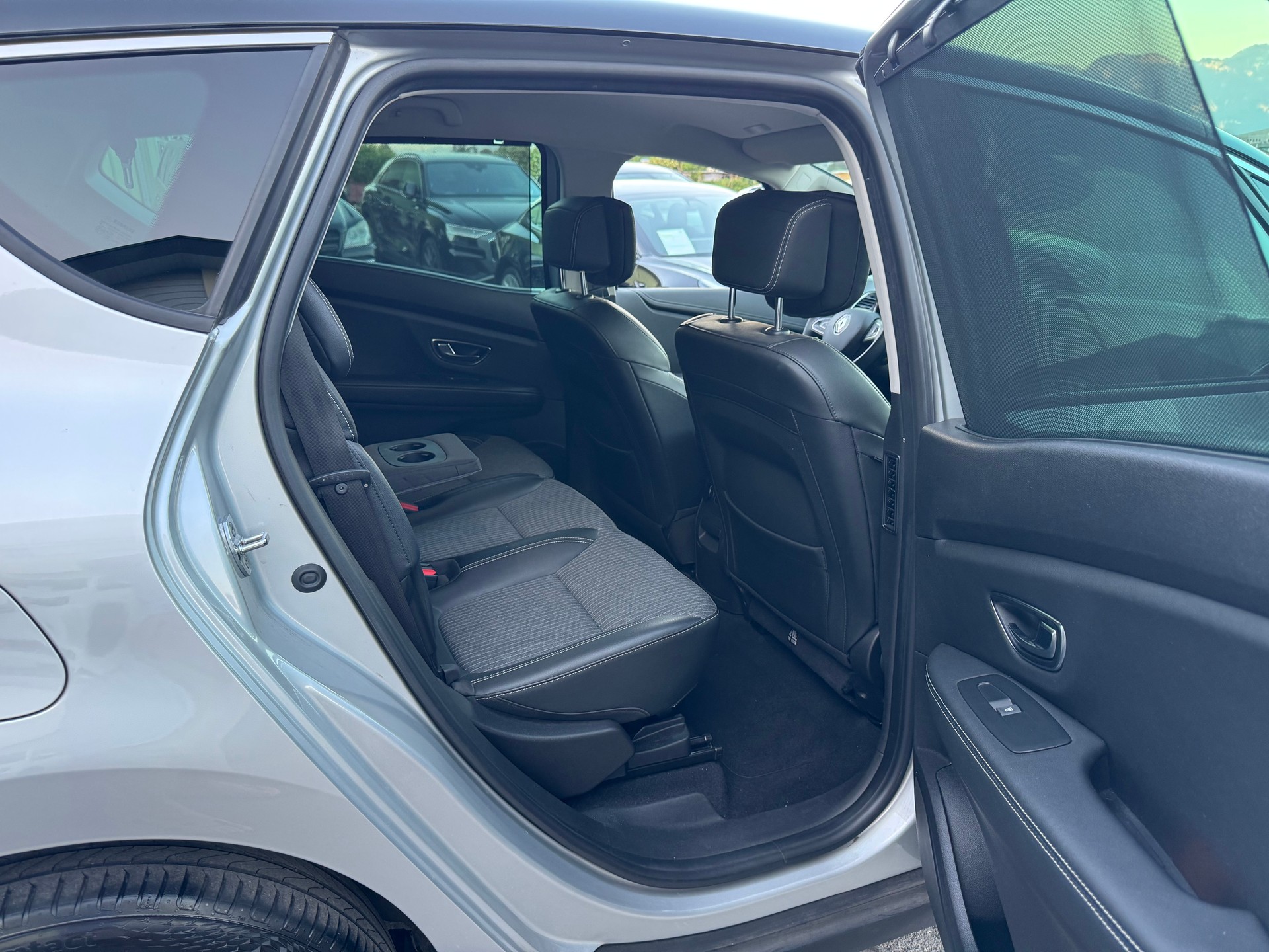 RENAULT Scénic 1.3 16V Turbo Techno EDC-image-15