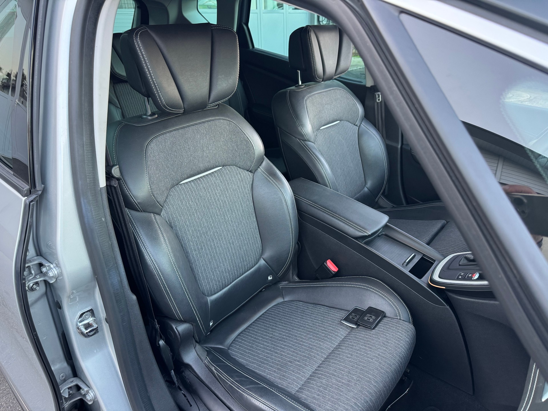 RENAULT Scénic 1.3 16V Turbo Techno EDC-image-14