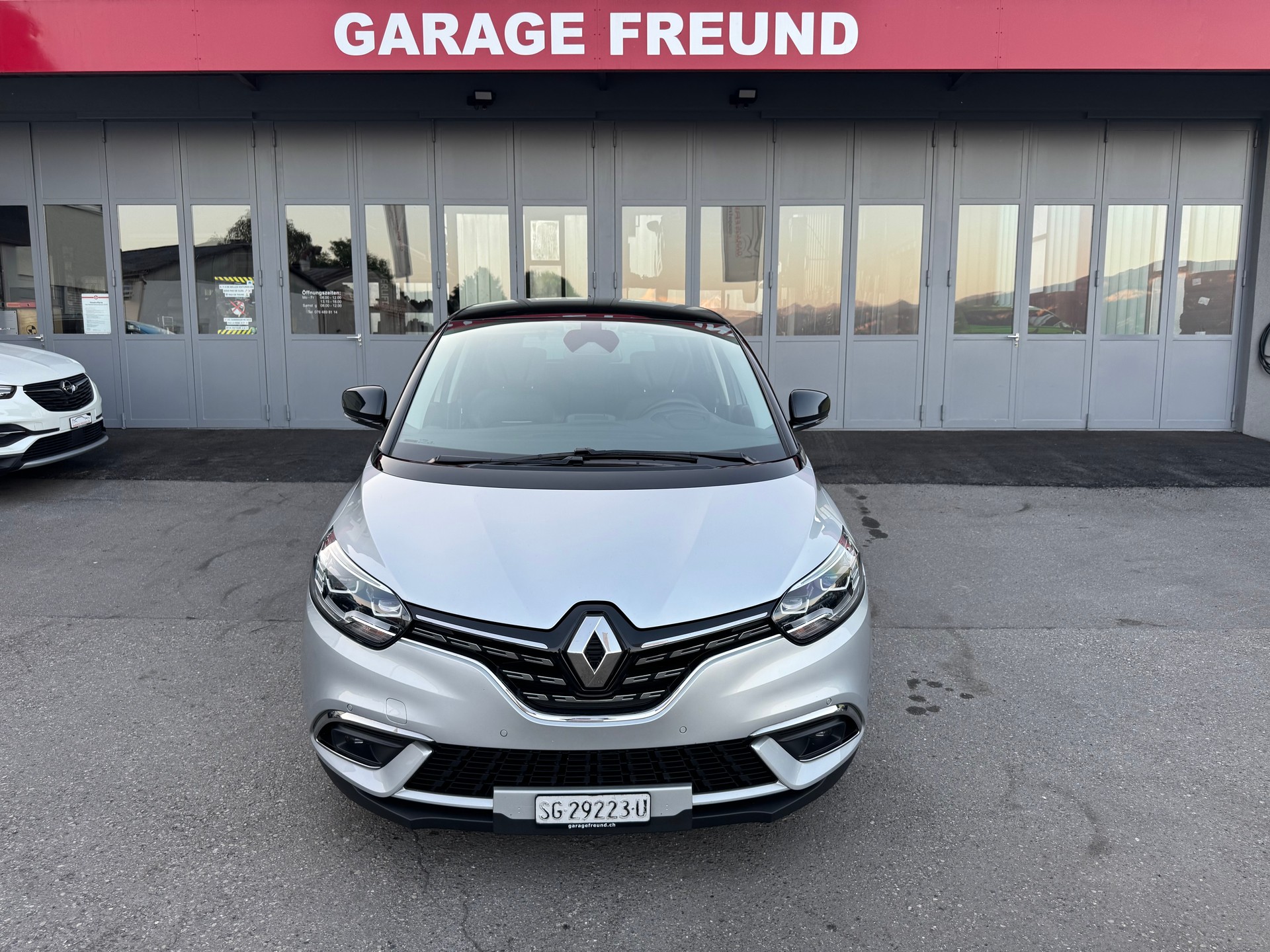RENAULT Scénic 1.3 16V Turbo Techno EDC-image-5