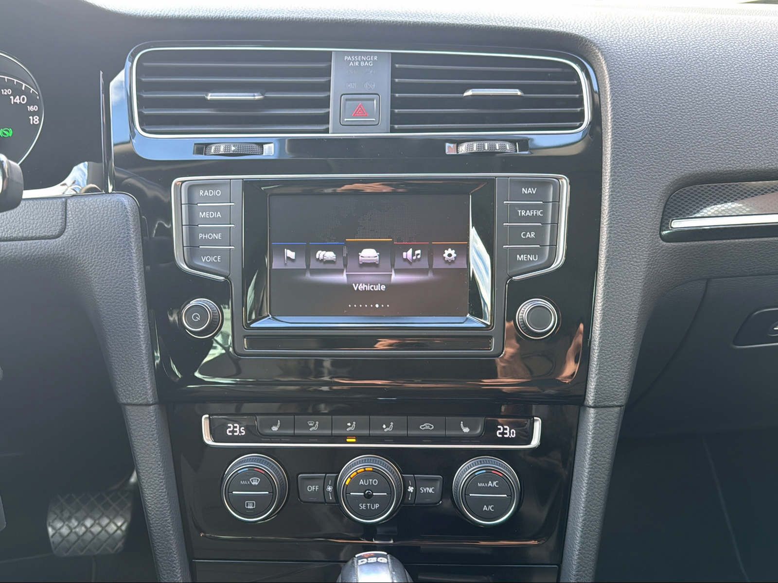 VW Golf Variant 1.4 TSI Highline DSG-image-9