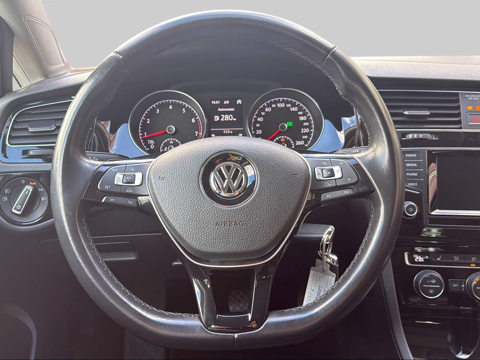 VW Golf Variant 1.4 TSI Highline DSG-image-8