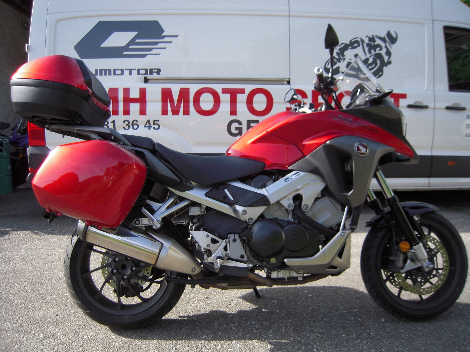 HONDA VFR 800 XA Crossrunner