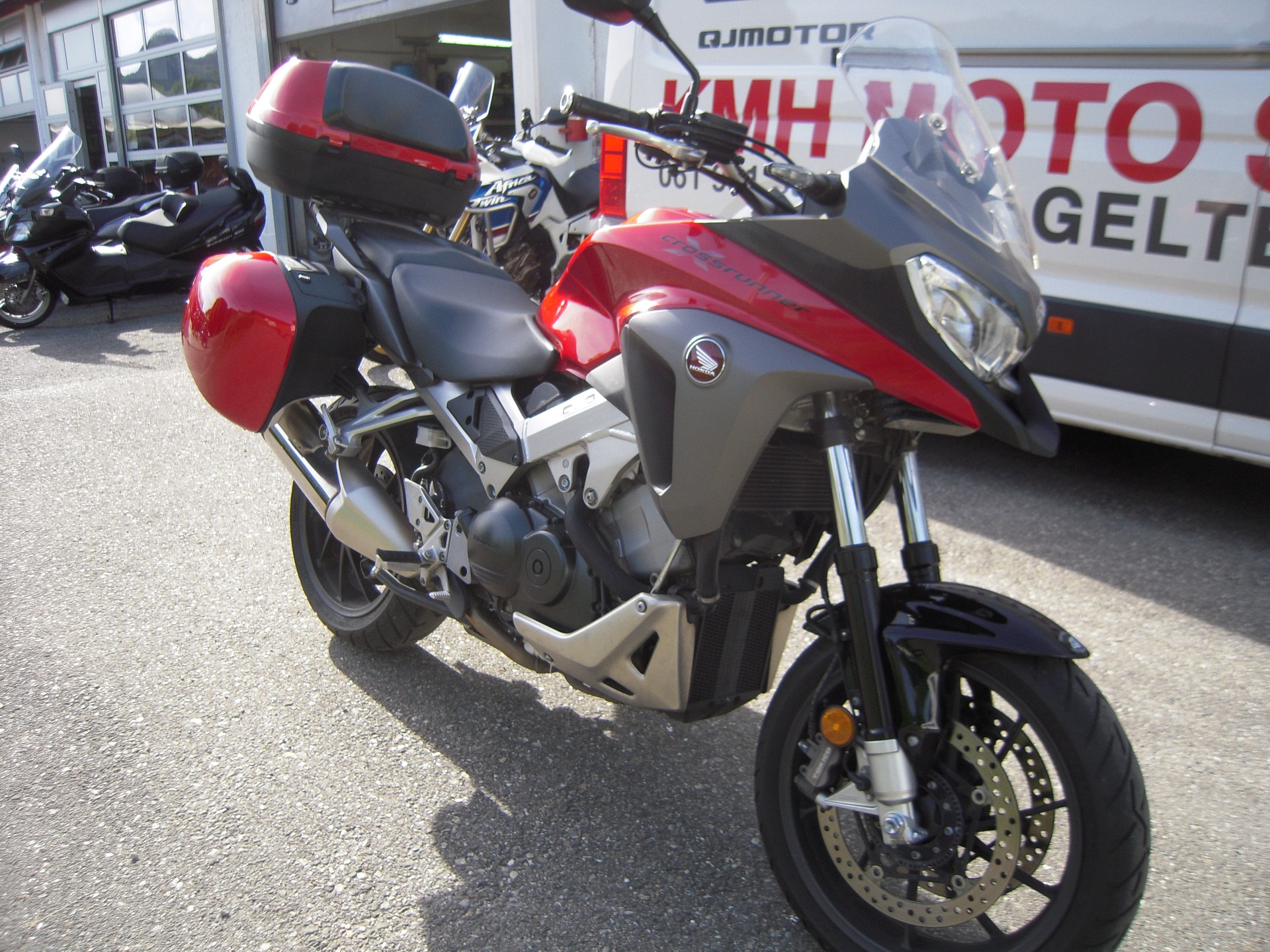 HONDA VFR 800 XA Crossrunner-image-1