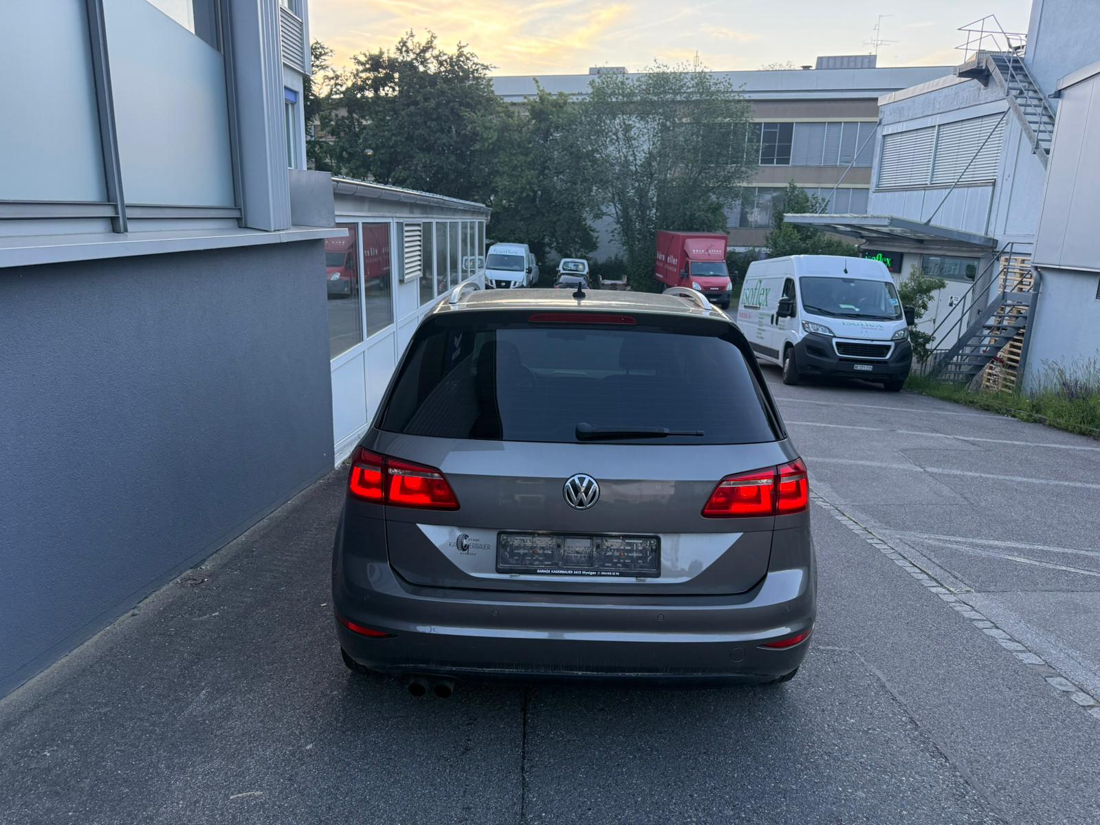 VW Golf Sportsvan 1.4 TSI Allstar R-Line DSG-image-4
