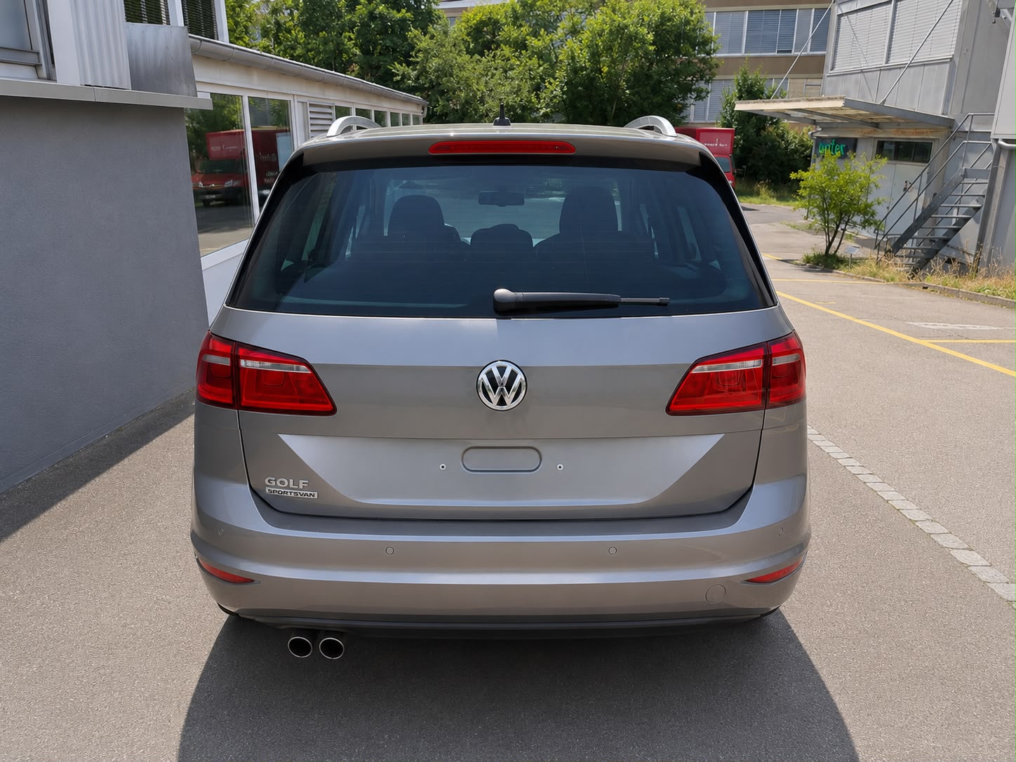 VW Golf Sportsvan 1.4 TSI Allstar R-Line DSG-image-6