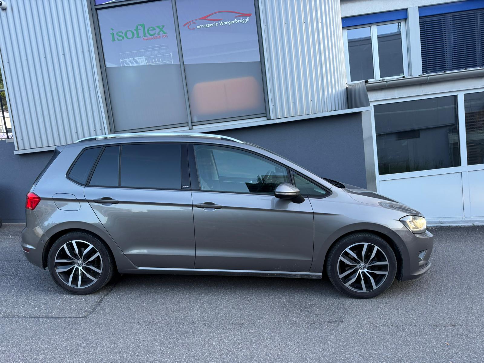 VW Golf Sportsvan 1.4 TSI Allstar R-Line DSG-image-2