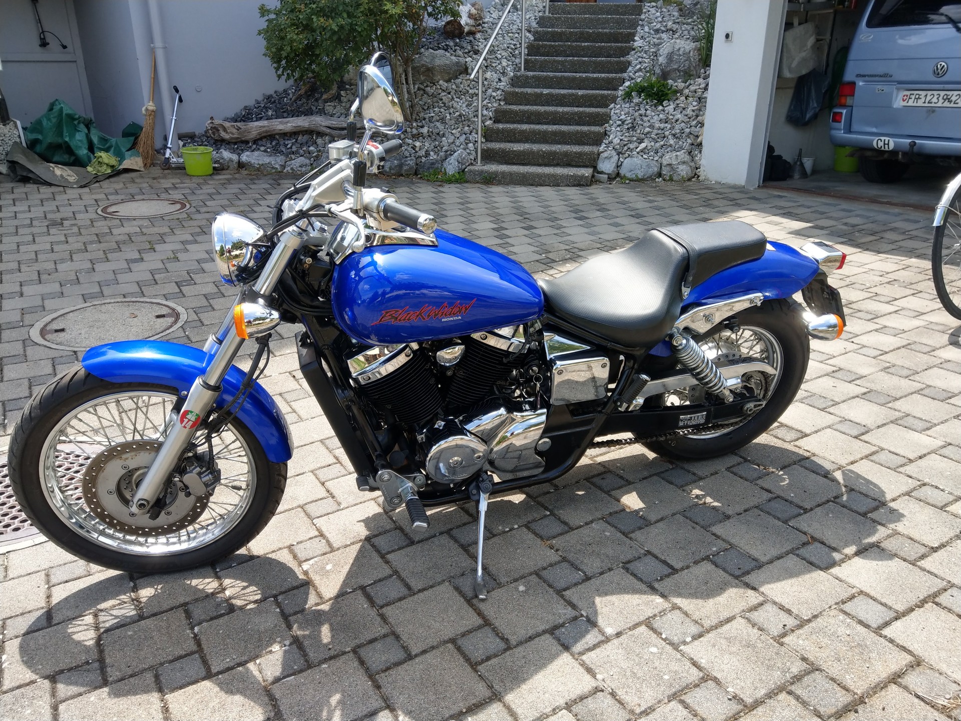 HONDA VT 750 DC Black Widow-image-2
