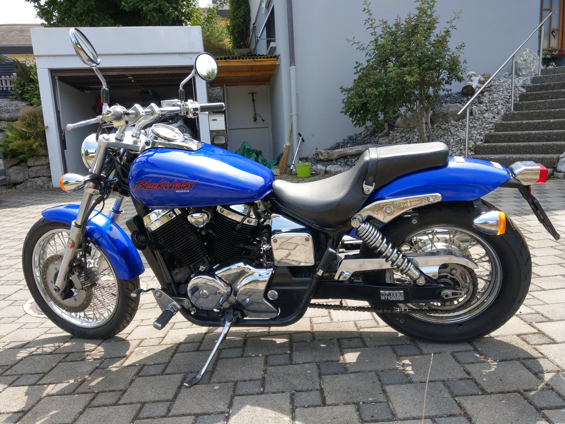 HONDA VT 750 DC Black Widow-image-8