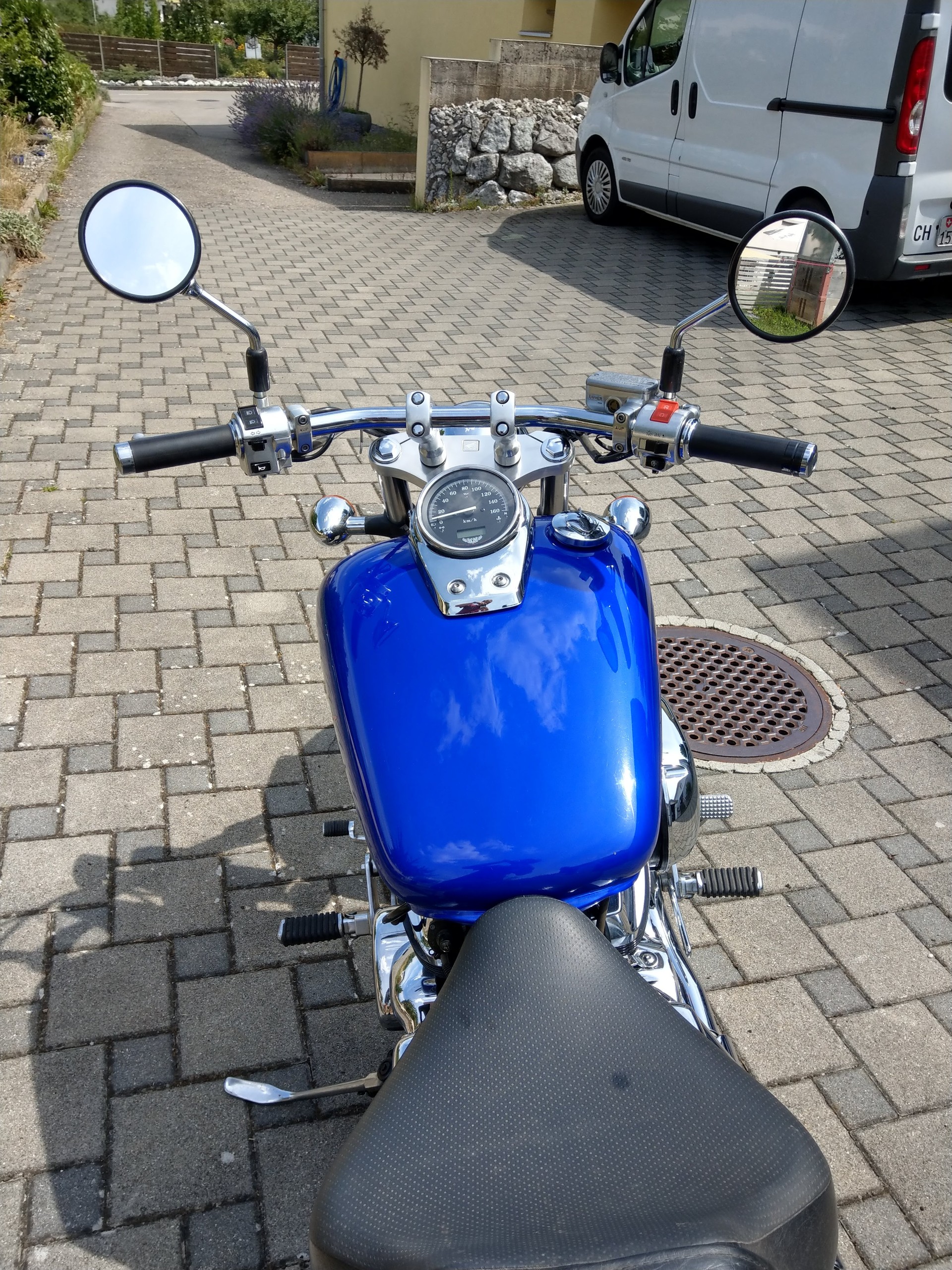 HONDA VT 750 DC Black Widow-image-6