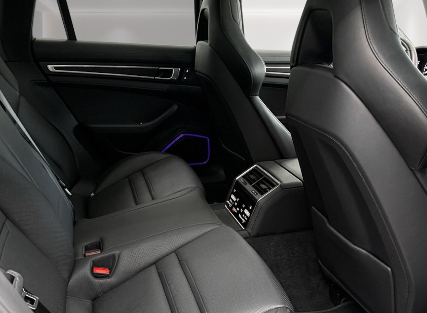 PORSCHE Panamera 4 E-Hybrid Sport Turismo Platinum Edition PDK inkl. Porsche Approved Garantie!-image-16