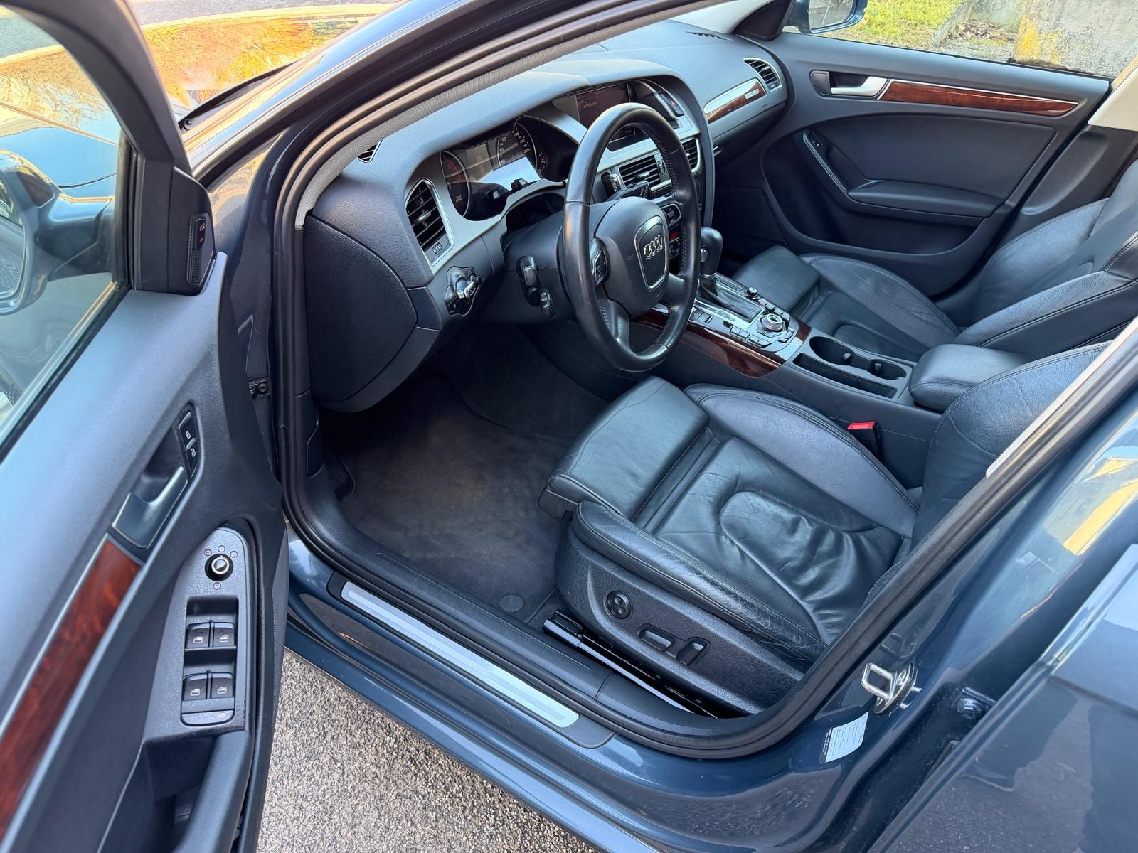 AUDI A4 Avant 3.0 TDI quattro tiptronic-image-9