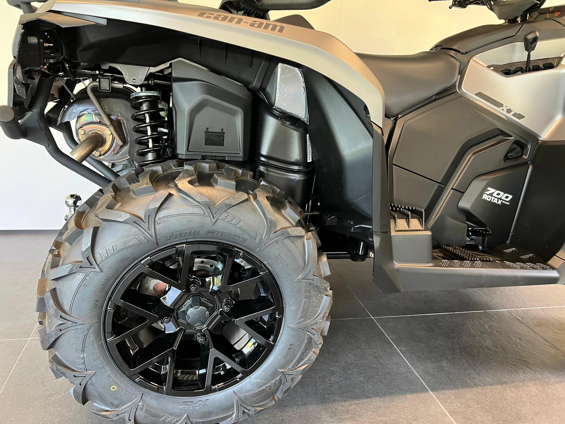 CAN-AM 700 Max XT ABS T-image-13