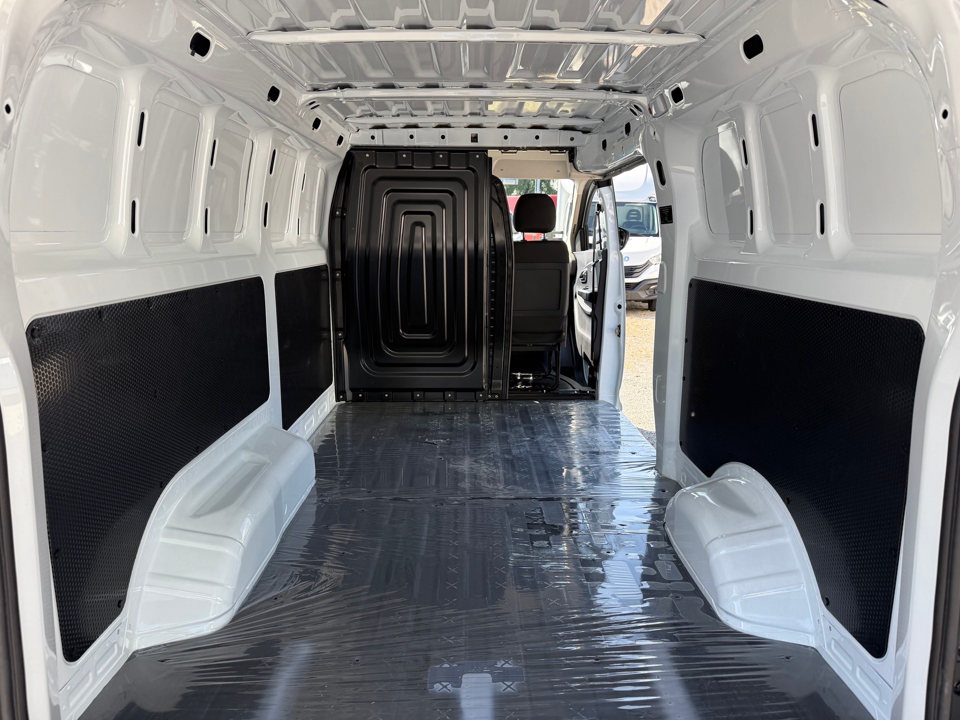 HUDSON eBear L2H1 Kastenwagen Nutzlast 1130 Kg.-image-9