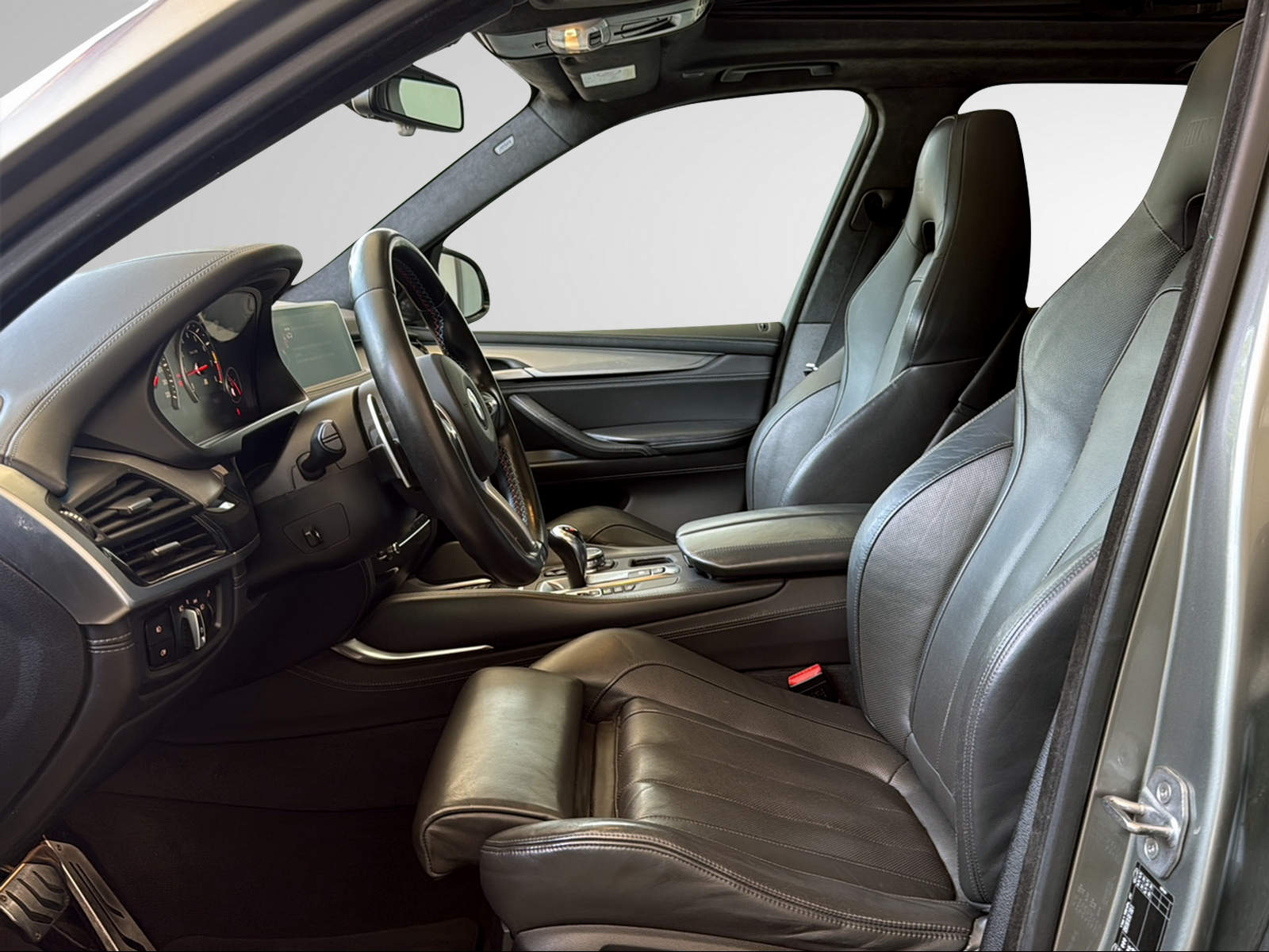 BMW X5M Steptronic-image-12