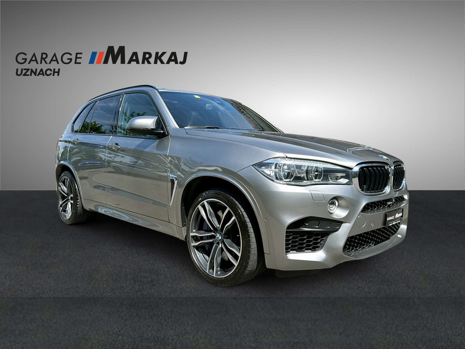 BMW X5M Steptronic-showroom-element-2