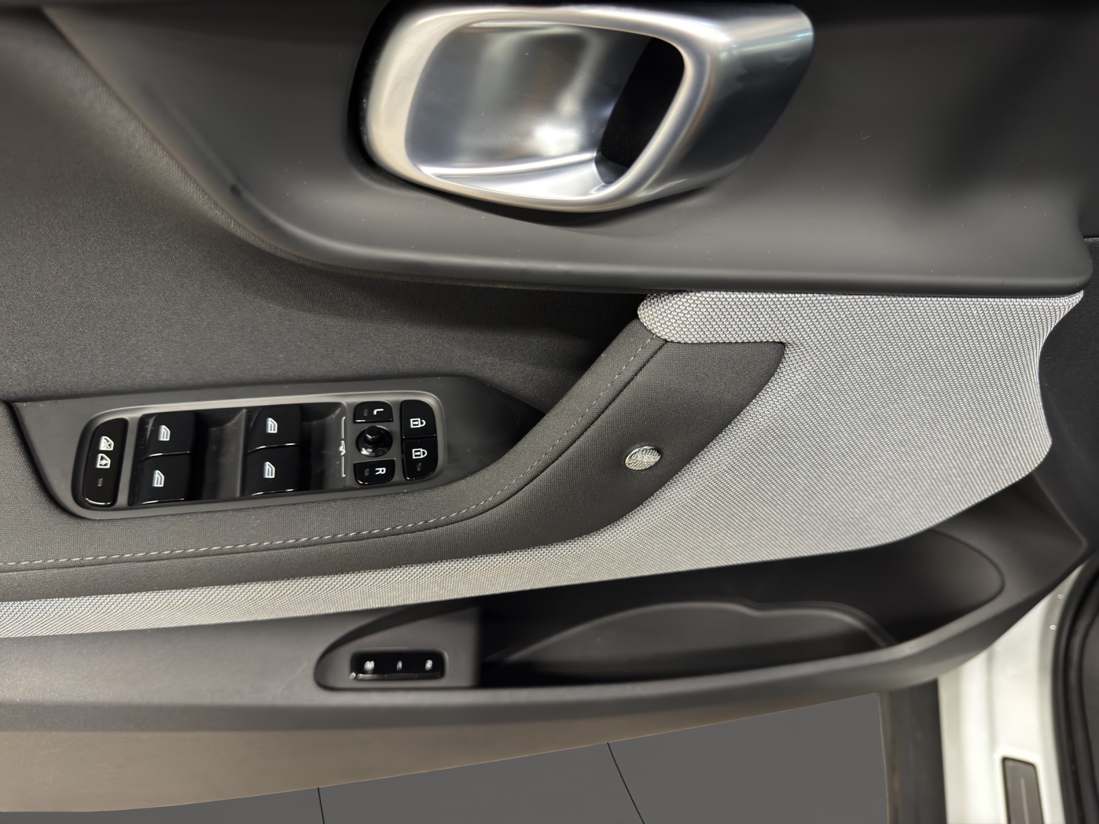 POLESTAR 2 Long Range Dual Motor Performance-image-12