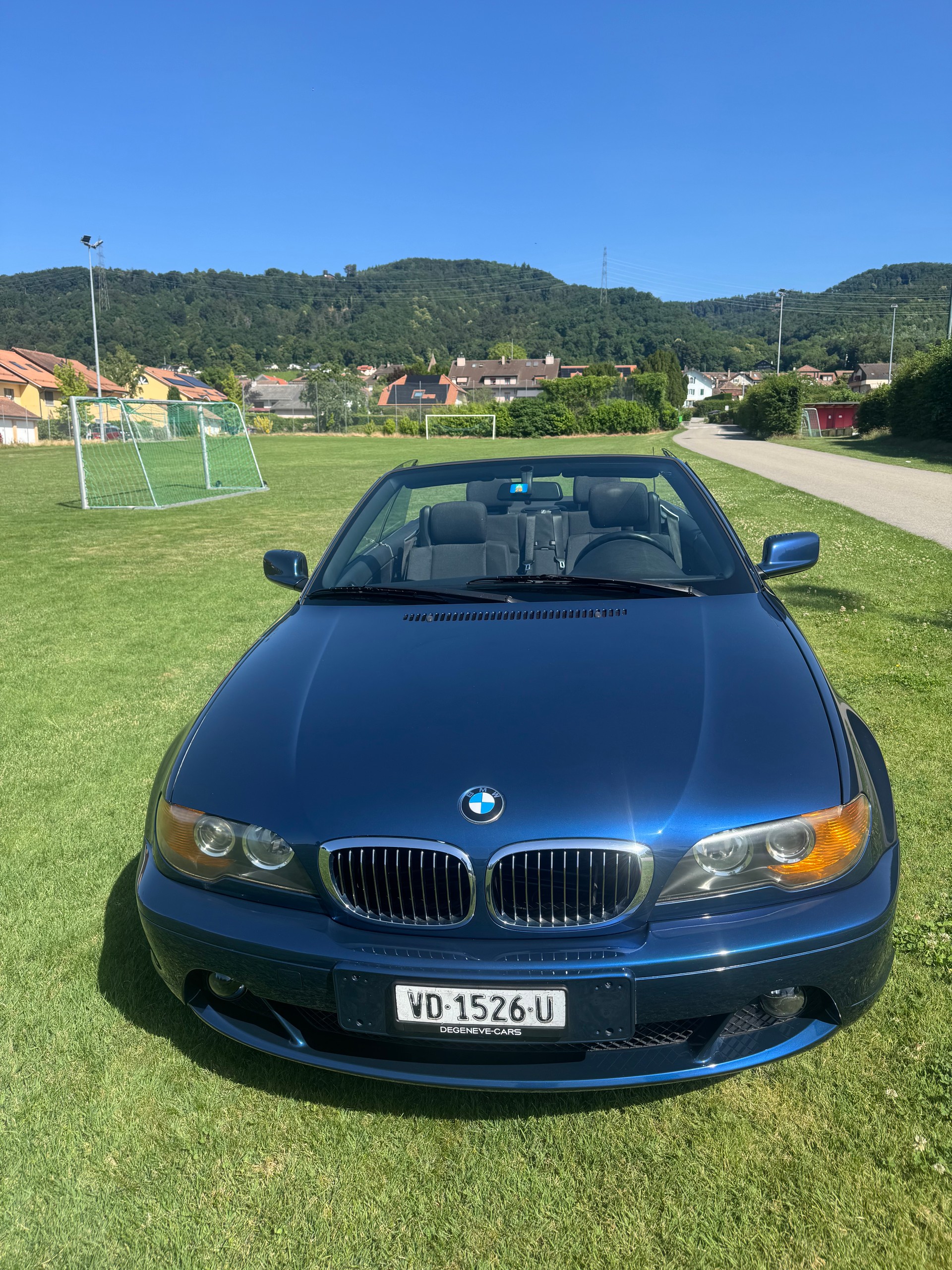 BMW 320Ci Cabriolet-showroom-element-1