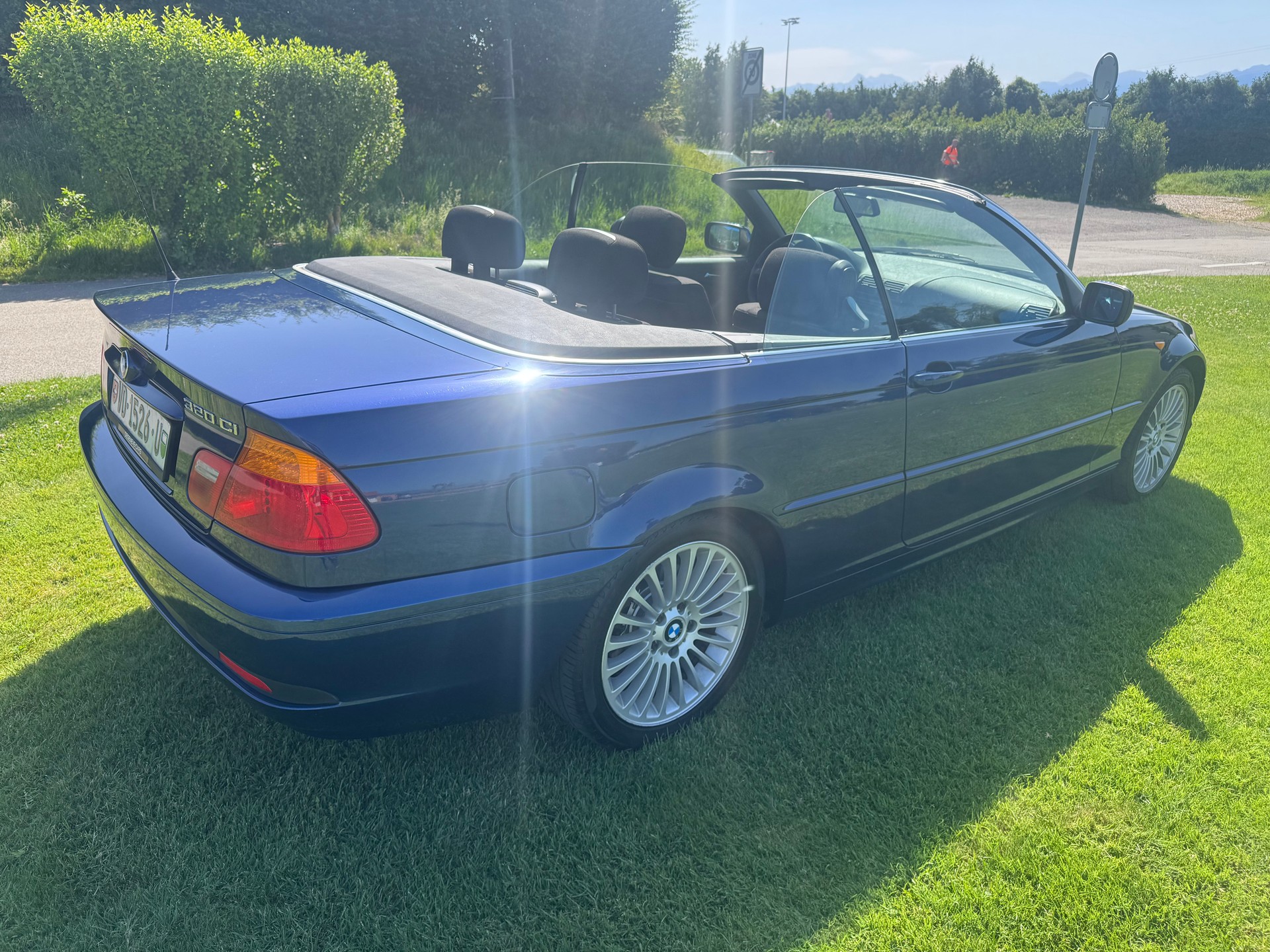 BMW 320Ci Cabriolet-showroom-element-3