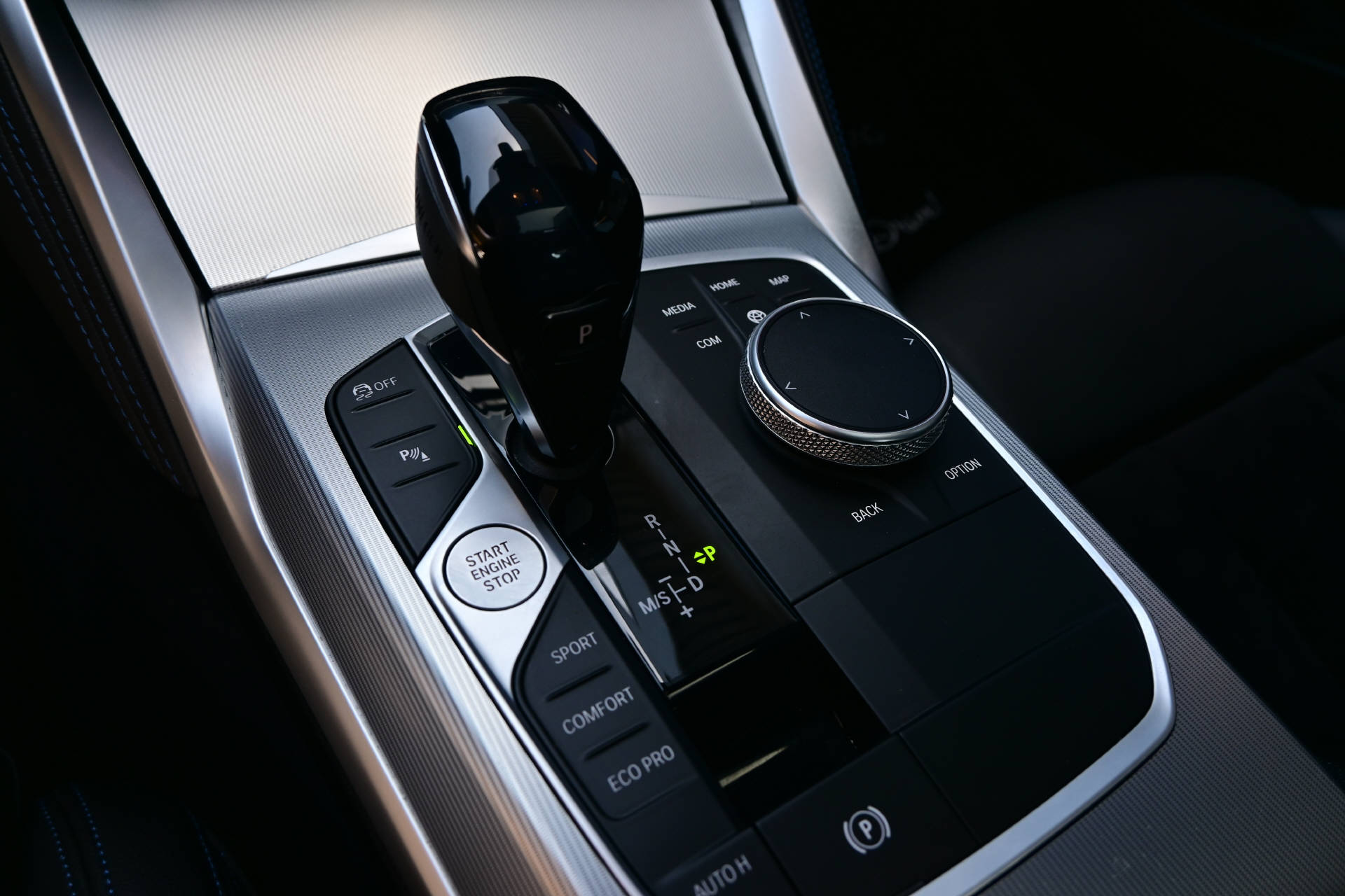BMW M440i xDrive Coupé *Schiebedach*Head up Display*-image-14