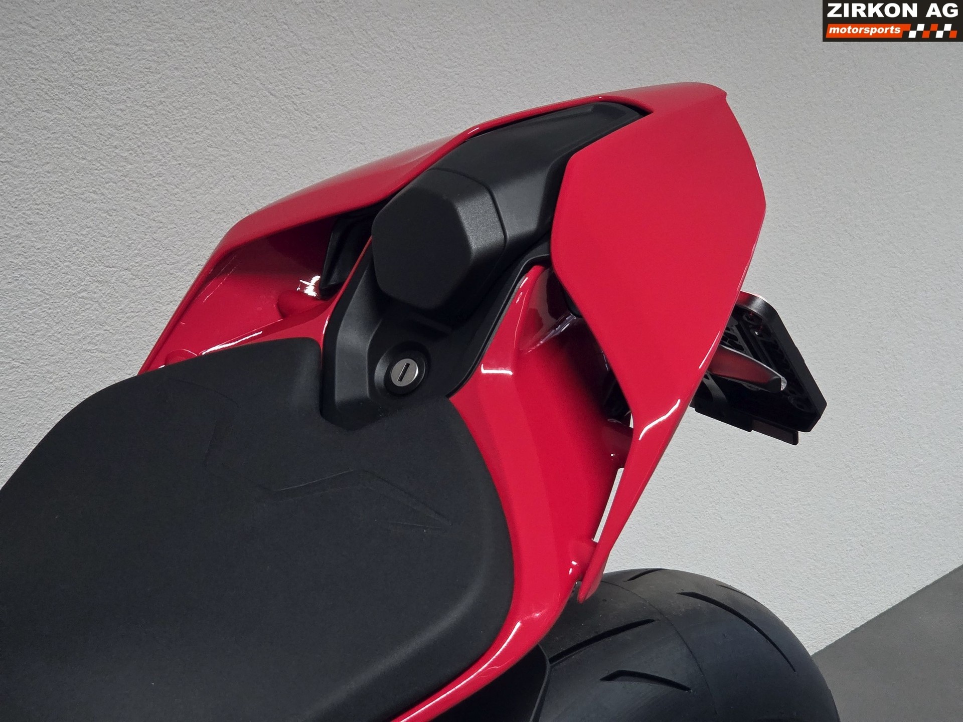 DUCATI Streetfighter V4 S Essenza I-image-11