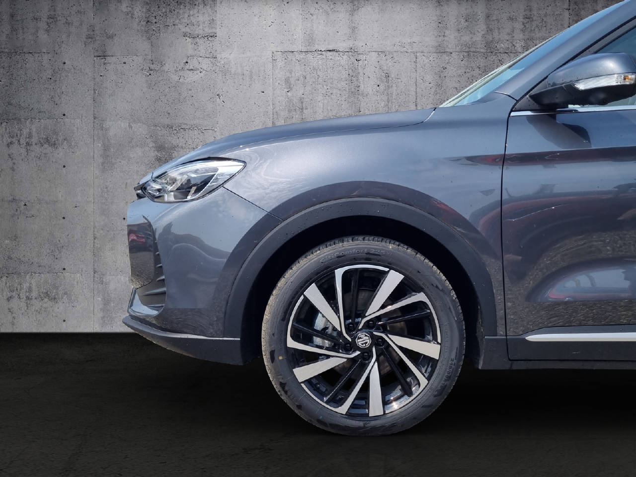 MG ZS 1.5 Hybrid+ Luxury-image-9