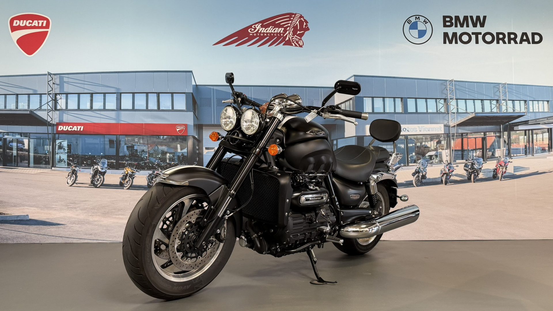 TRIUMPH Rocket III 2300 Roadster-showroom-element-2