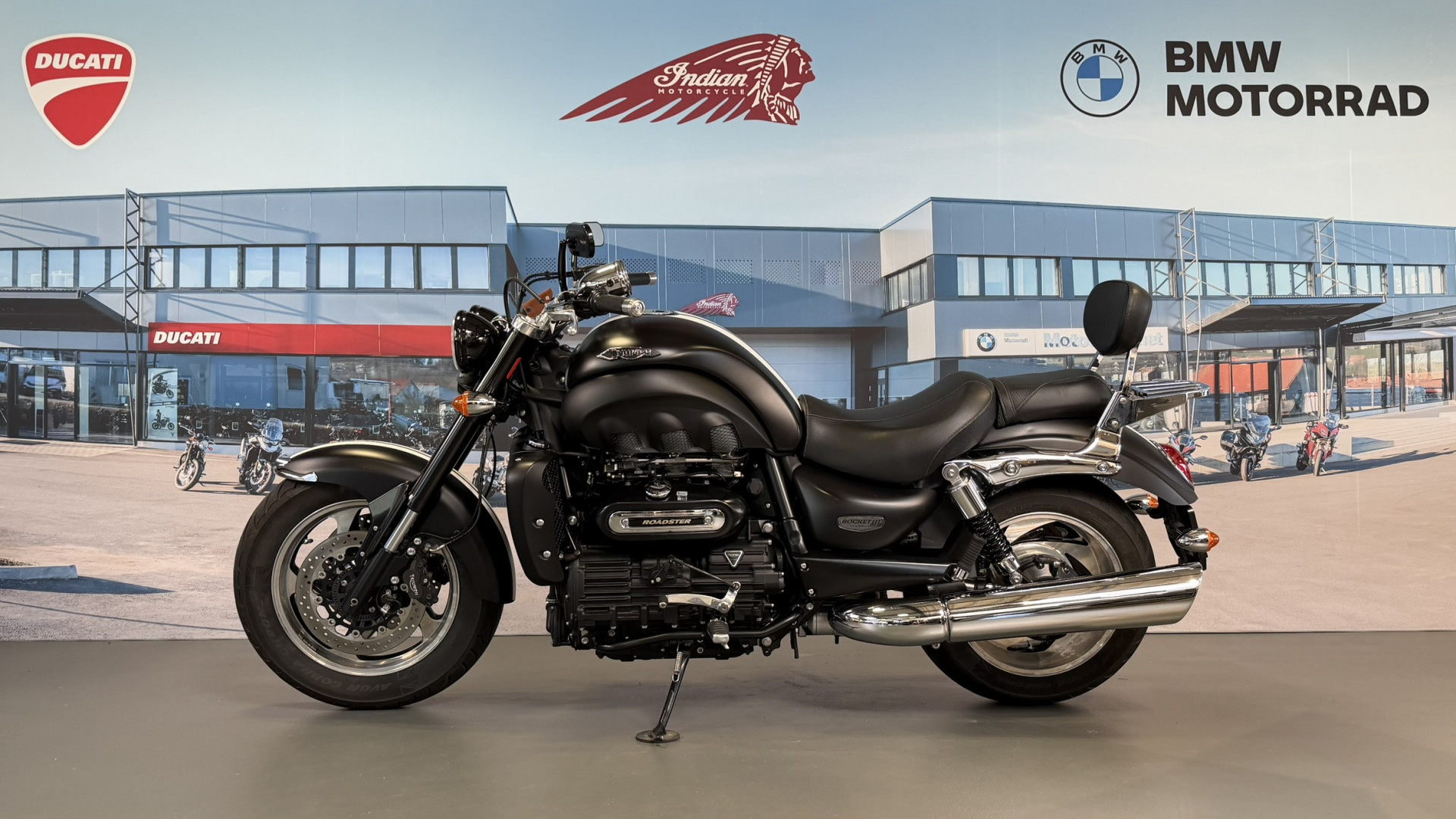 TRIUMPH Rocket III 2300 Roadster-showroom-element-3