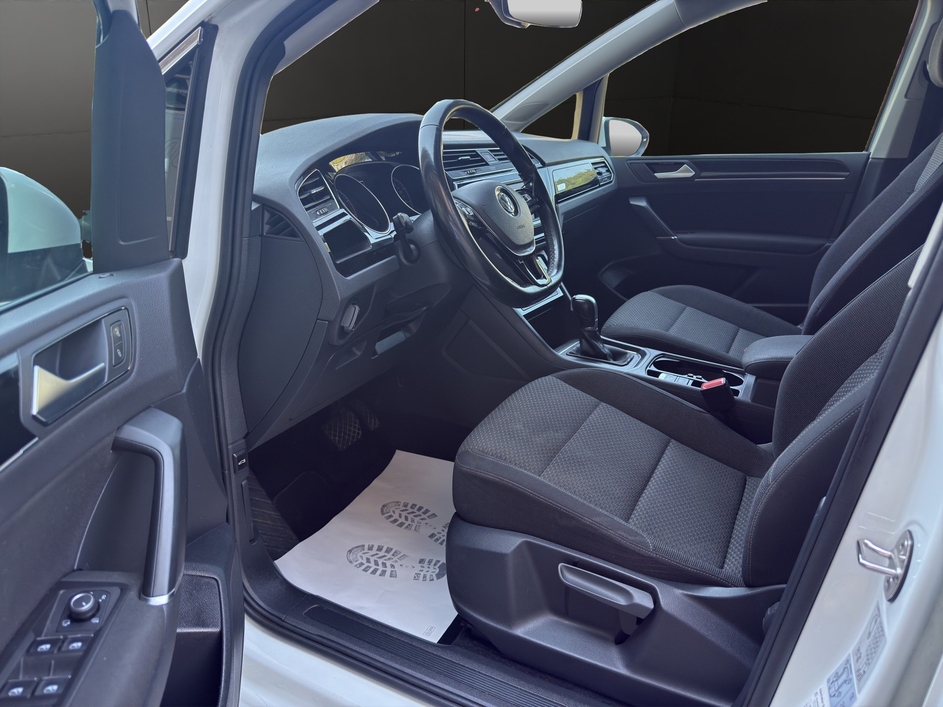 VW Touran 1.4 TSI BlueMotion Technology Family DSG 7Plätzer-image-10