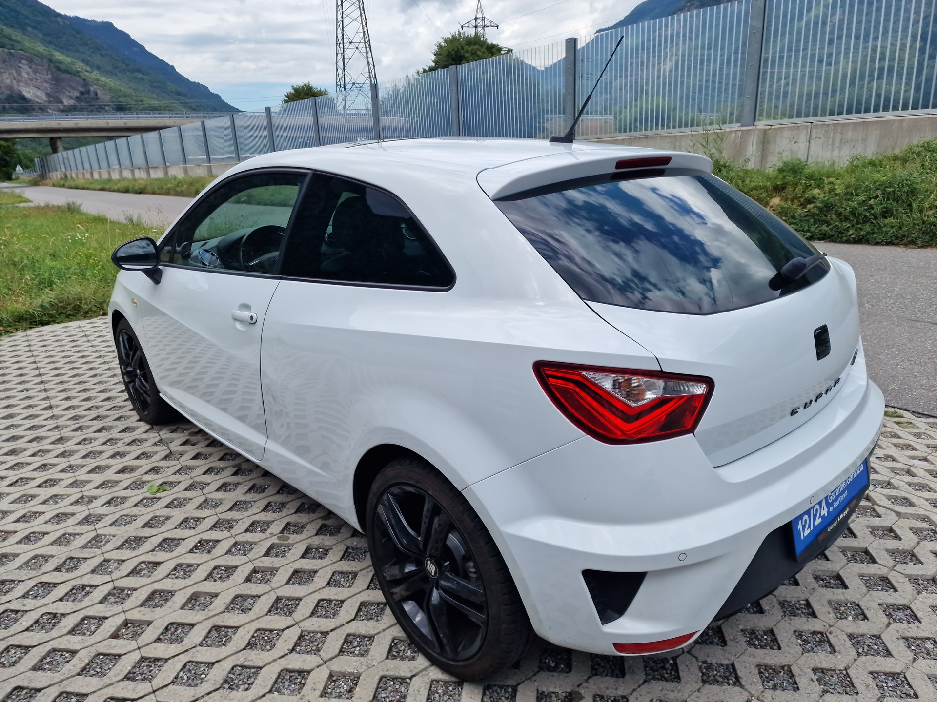 SEAT Ibiza SC 1.8 TSI Cupra-image-3