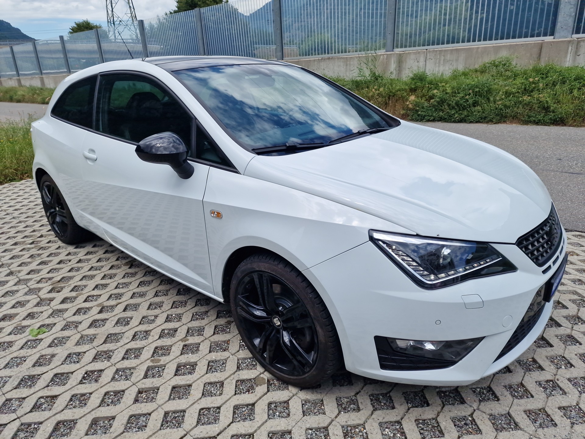SEAT Ibiza SC 1.8 TSI Cupra-image-1