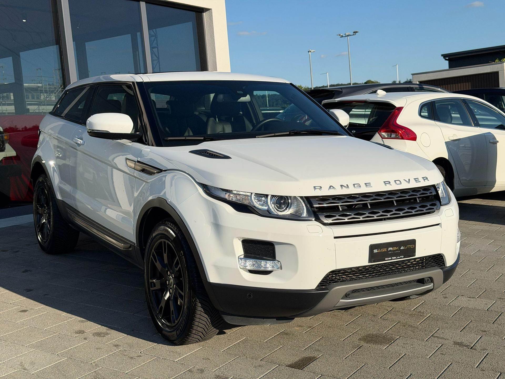 LAND ROVER Range Rover Evoque Coupé 2.2 TD4 Pure & Tech-showroom-element-1